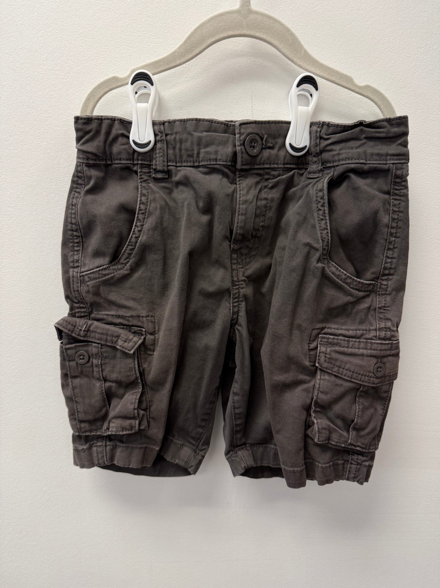 RIPZONE CARGO SHORTS SIZE 8