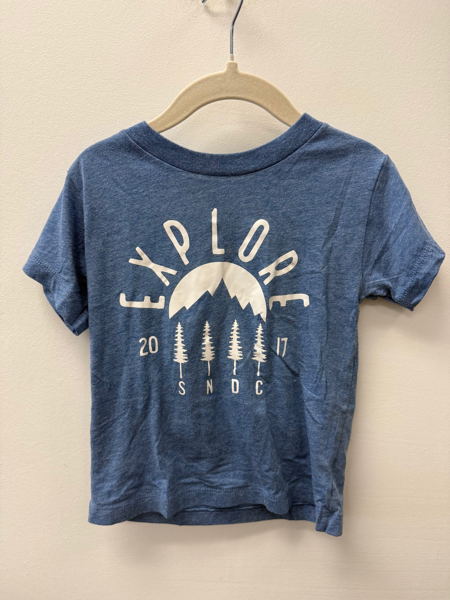 STILL NORTH DESIGN SHIRT SIZE 4T