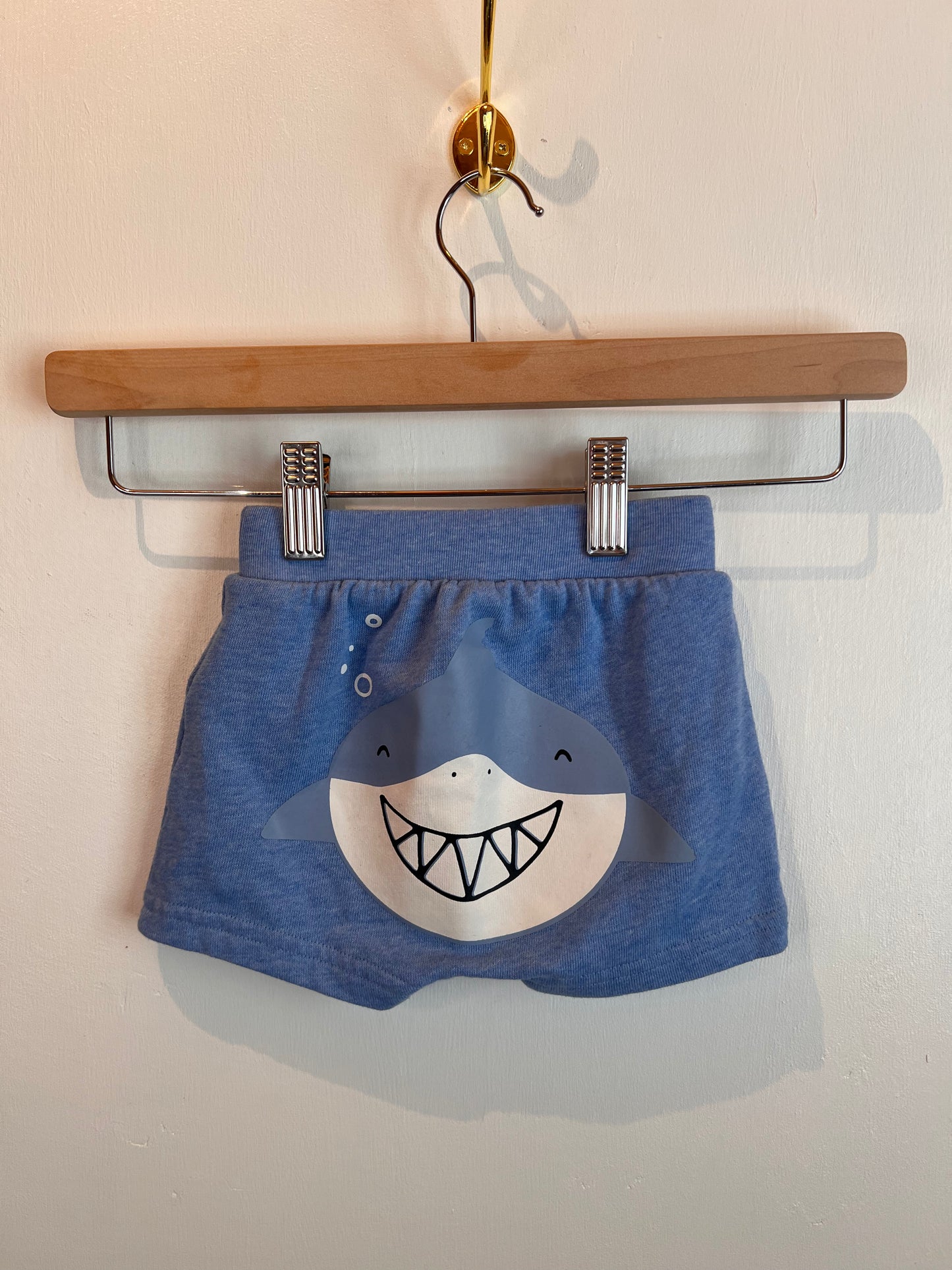 BABY GAP SHARK SHORTS 3-6M