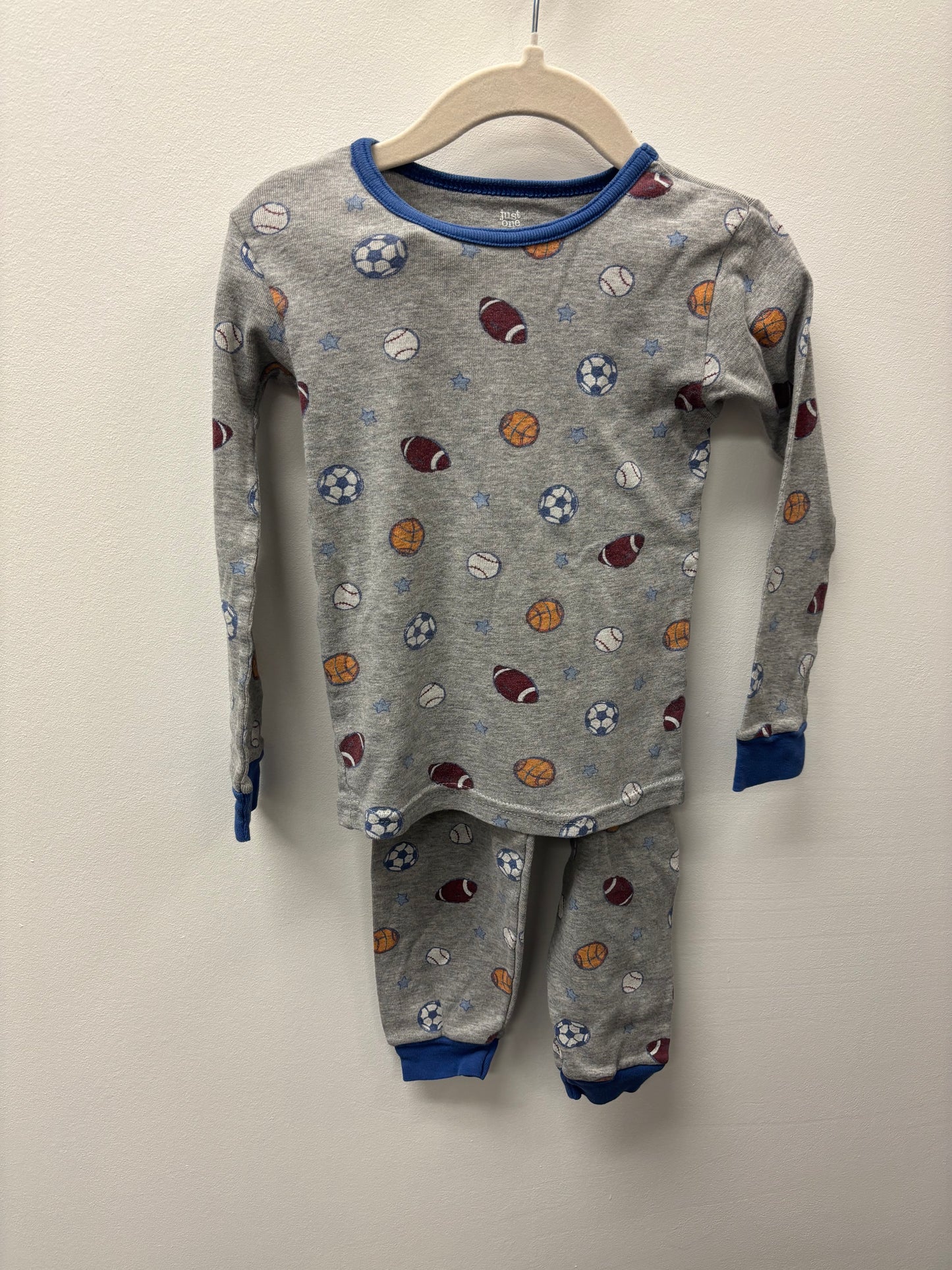 CARTERS SPORTS PJ'S SIZE 3T