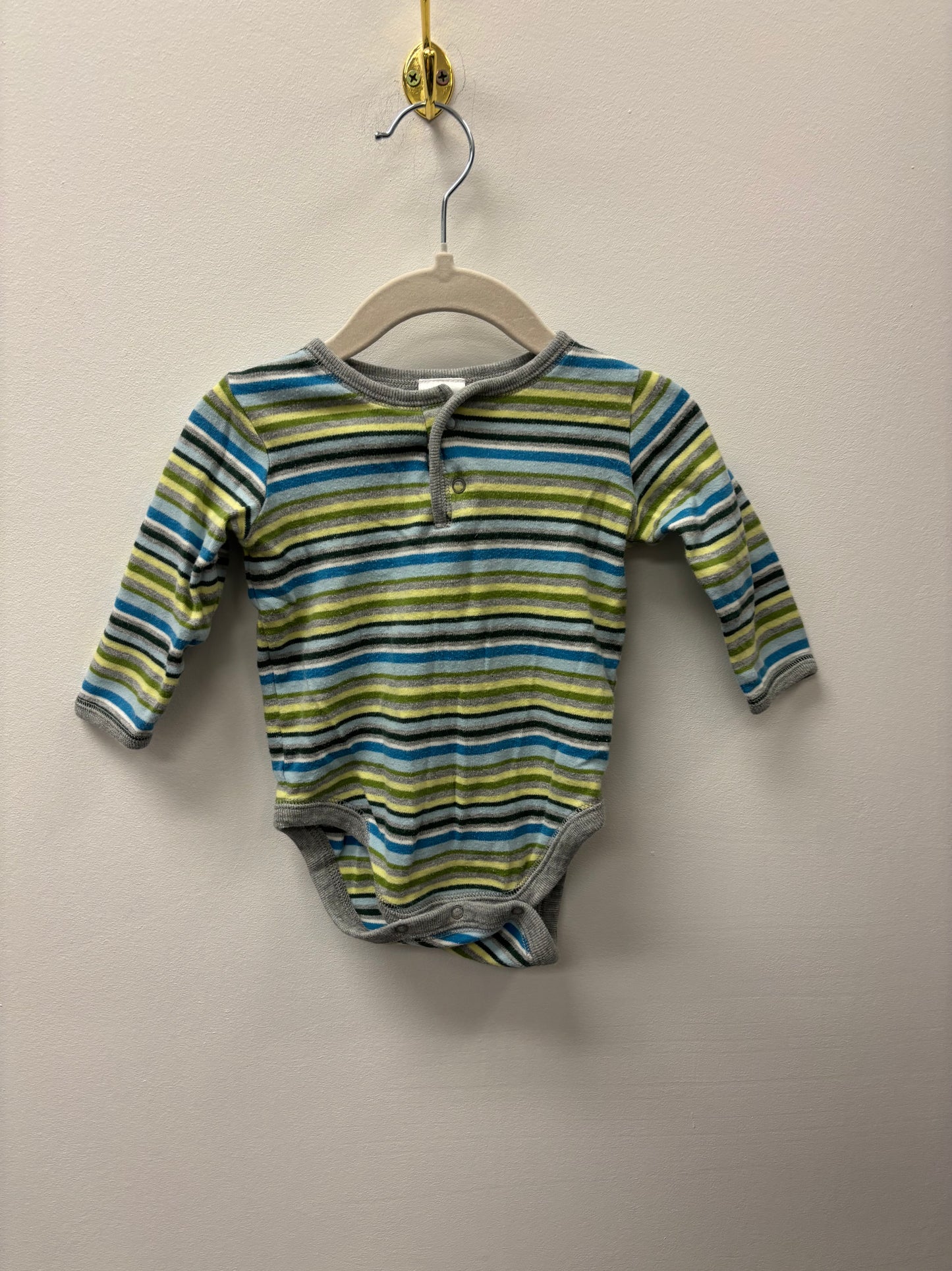 BABY GAP GREEN STRIPPED ONESIE SIZE 6-12M