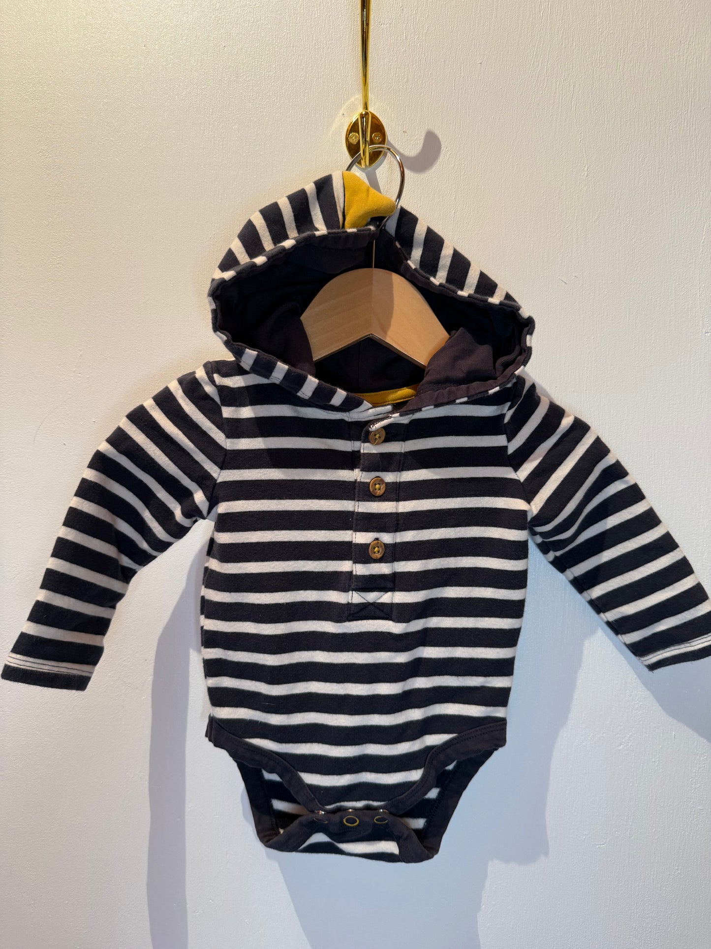 TOMMY BAHAMA HOODED ONESIE 3-6M