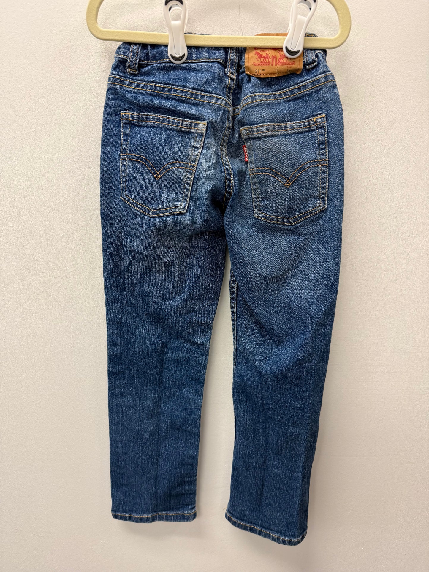 LEVI JEANS SIZE 7