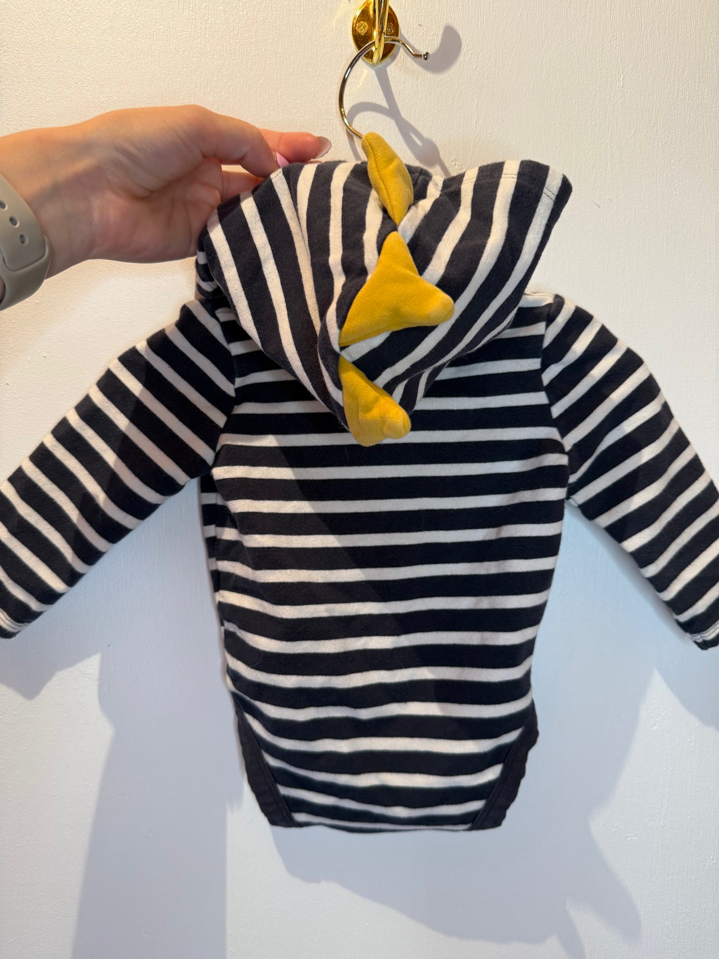 TOMMY BAHAMA HOODED ONESIE 3-6M