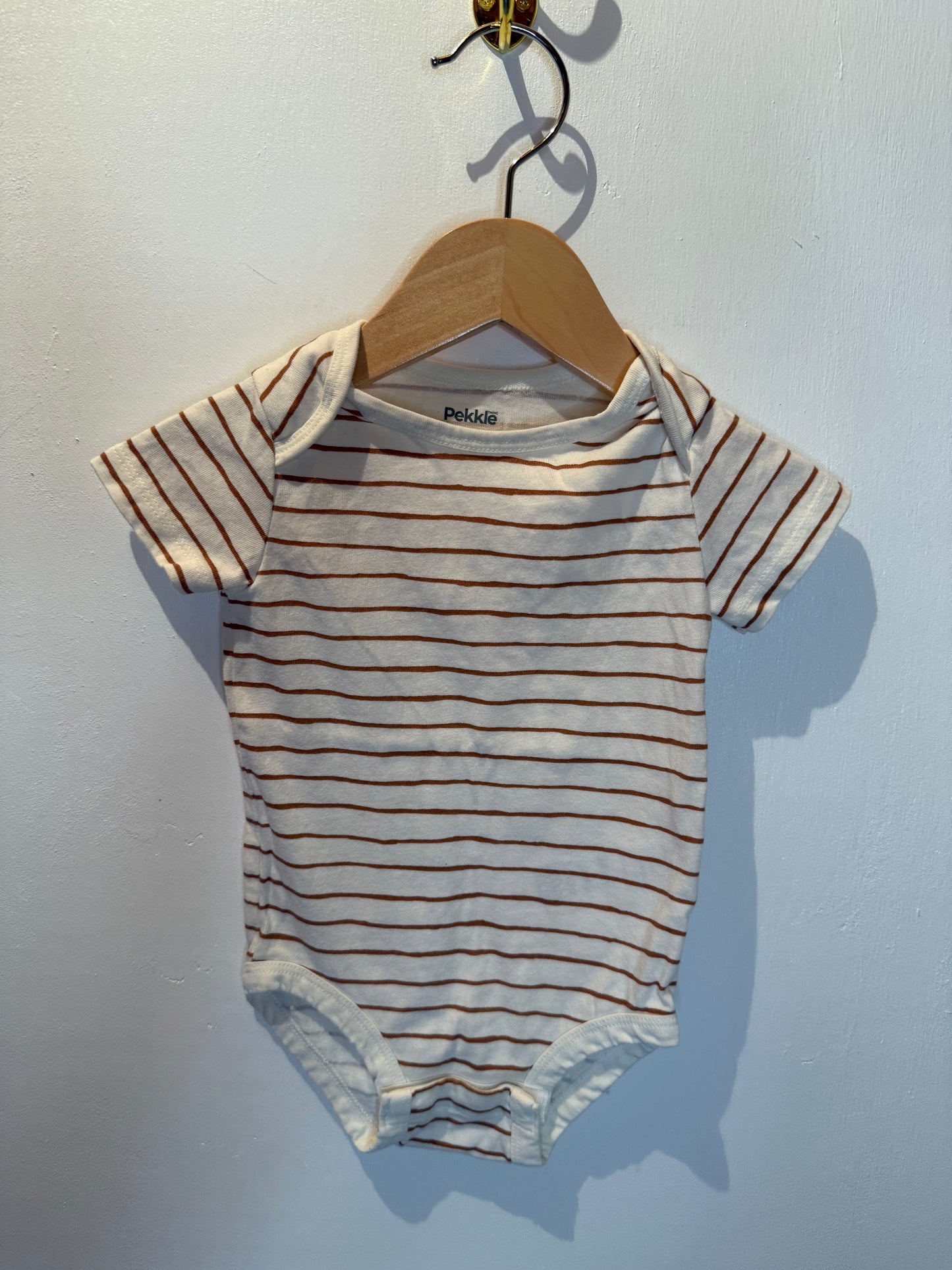 PEKKLE BROWN STRIPPED ONESIE 12M