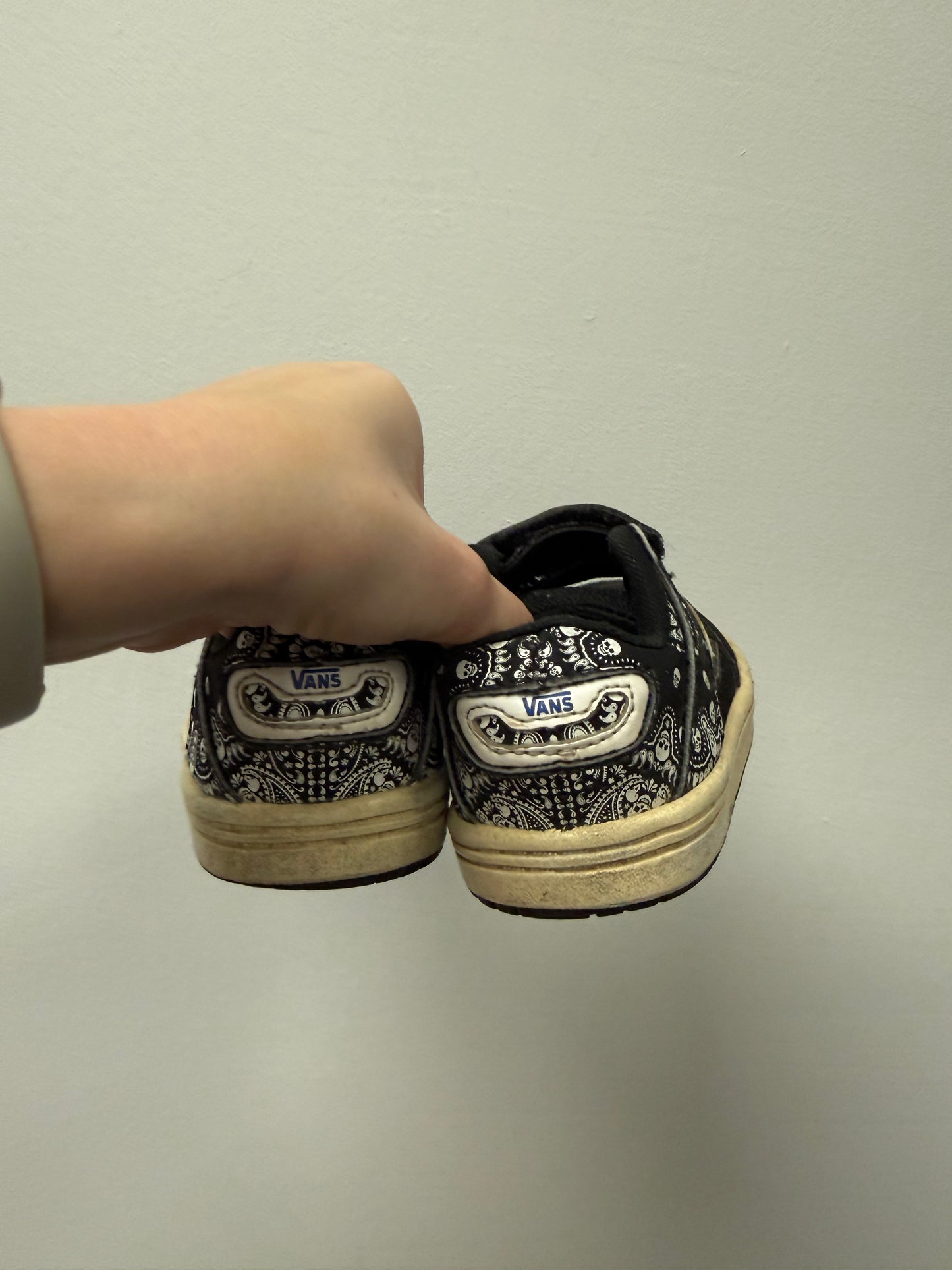 SKULL VANS SIZE 6.5