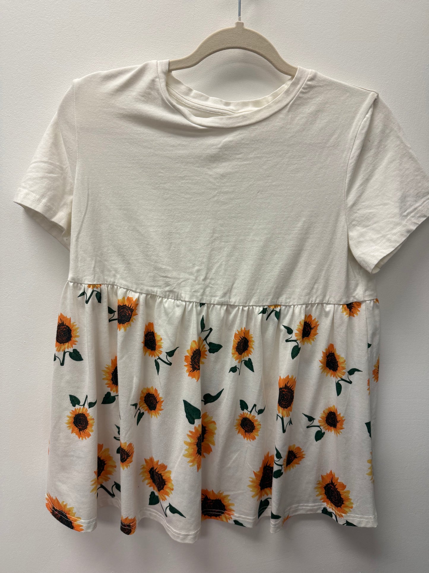 SUNFLOWER MATERNITY SHIRT SIZE MEDIUM