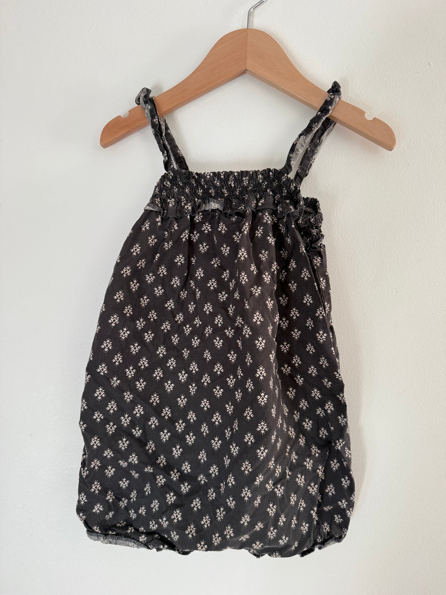 CARTERS ROMPER SIZE 24M