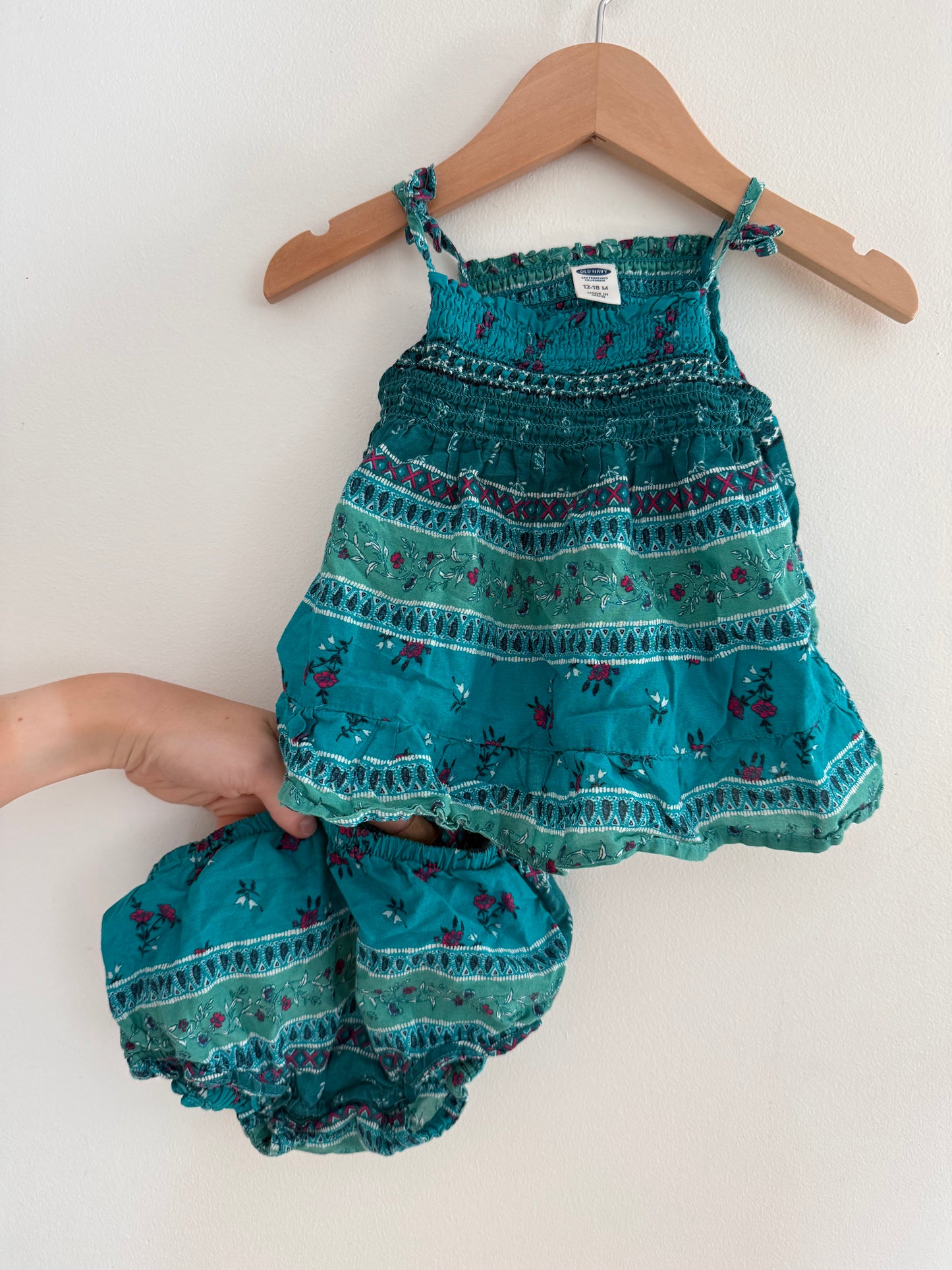 OLD NAVY BLUE 2 PIECE SET SIZE 12-18M