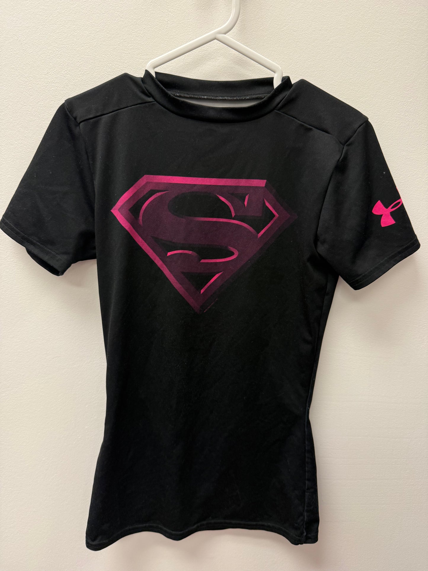 UNDER ARMOUR SUPER HERO SHIRT SIZE 5-6