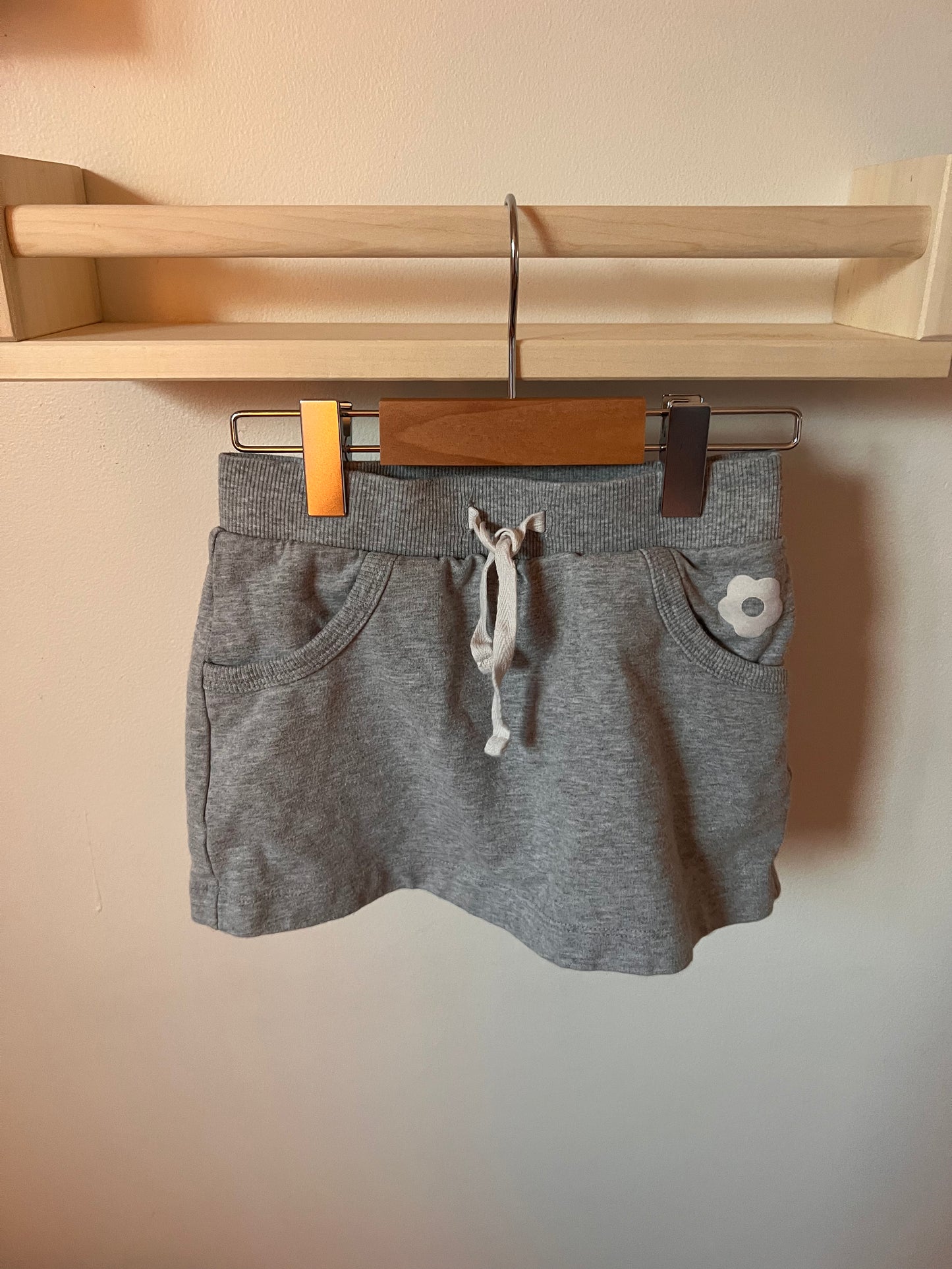 JOE FRESH SKORT SIZE 4
