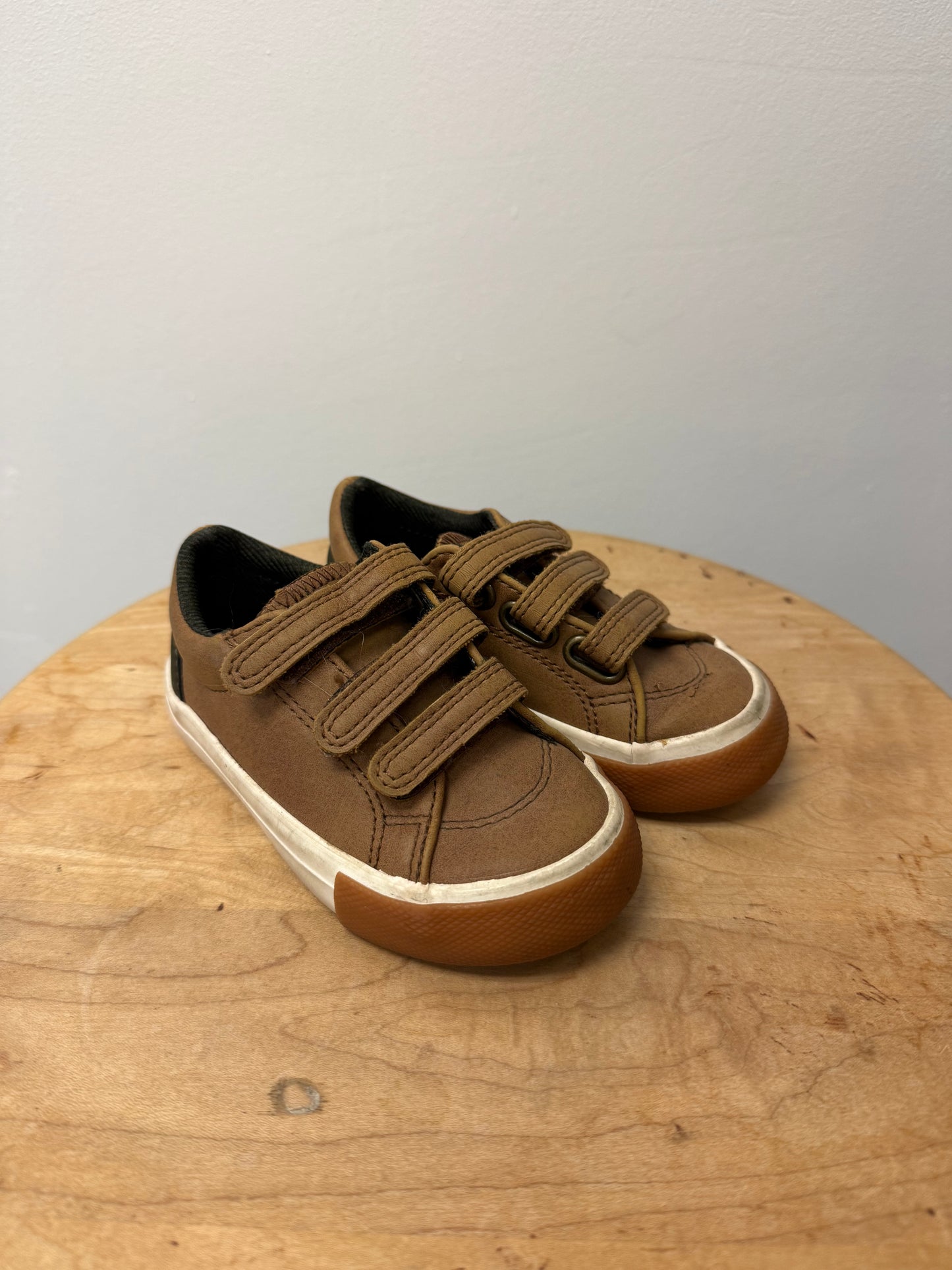 GEORGE BROWN RUNNERS SIZE 6