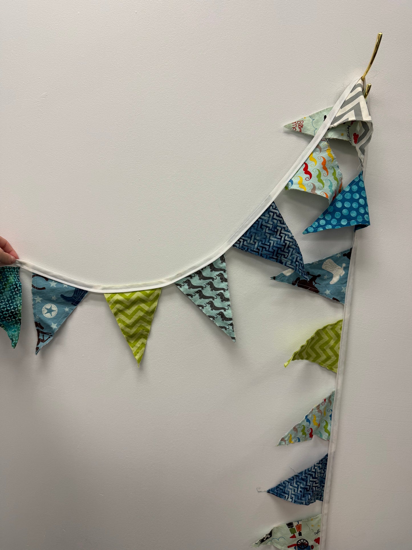 PAPER AIRPLANE BEDROOM DECOR BANNER