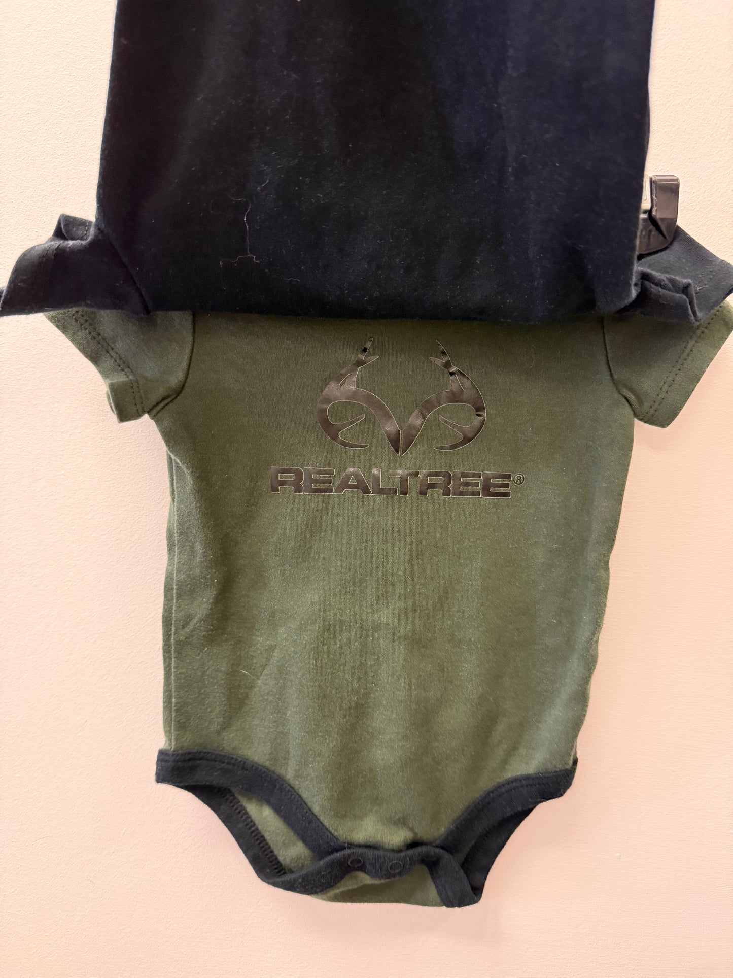 REAL TREE ONESIE SET SIZE 6-9M
