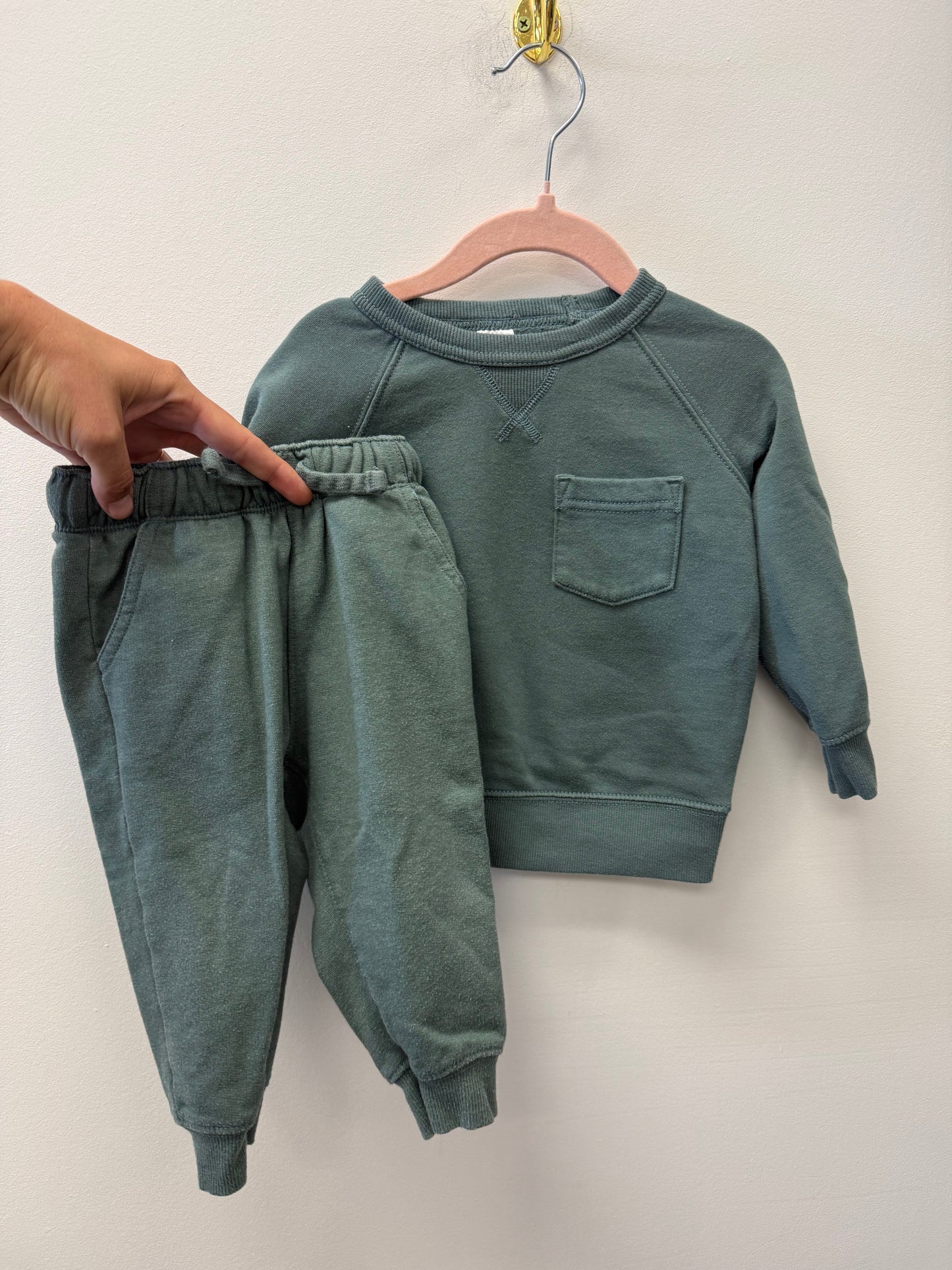 CARTERS GREEN TRACKSUIT SIZE 18M