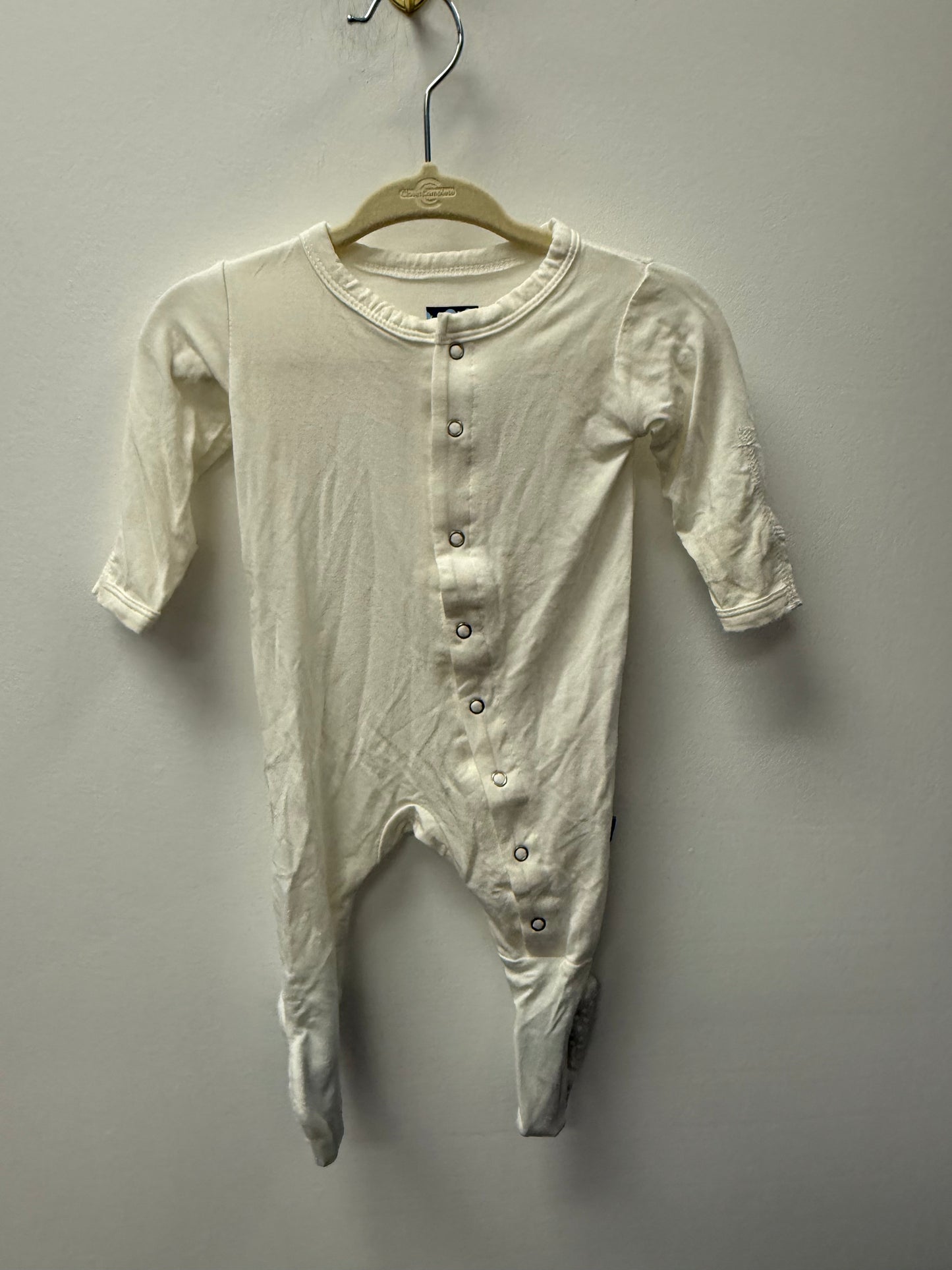 KICKEE PANTS WHITE SLEEPER SIZE NEWBORN