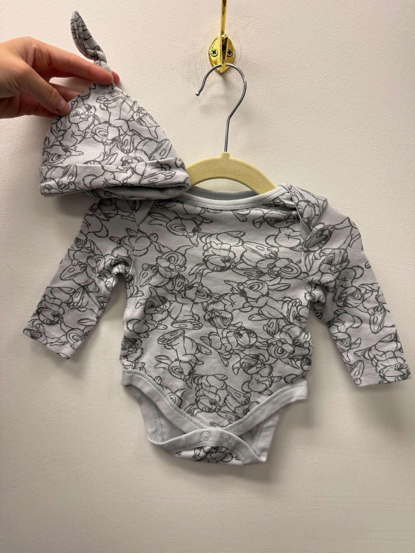 PRIMARK THUMPER ONESIE + HAT SIZE 0-3M