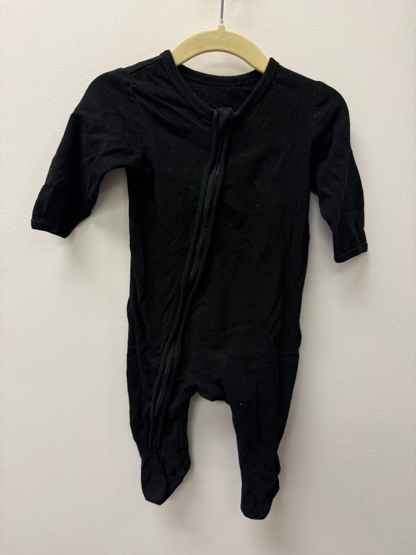 WOOL WORTHS BLACK SLEEPER SIZE 3-6M