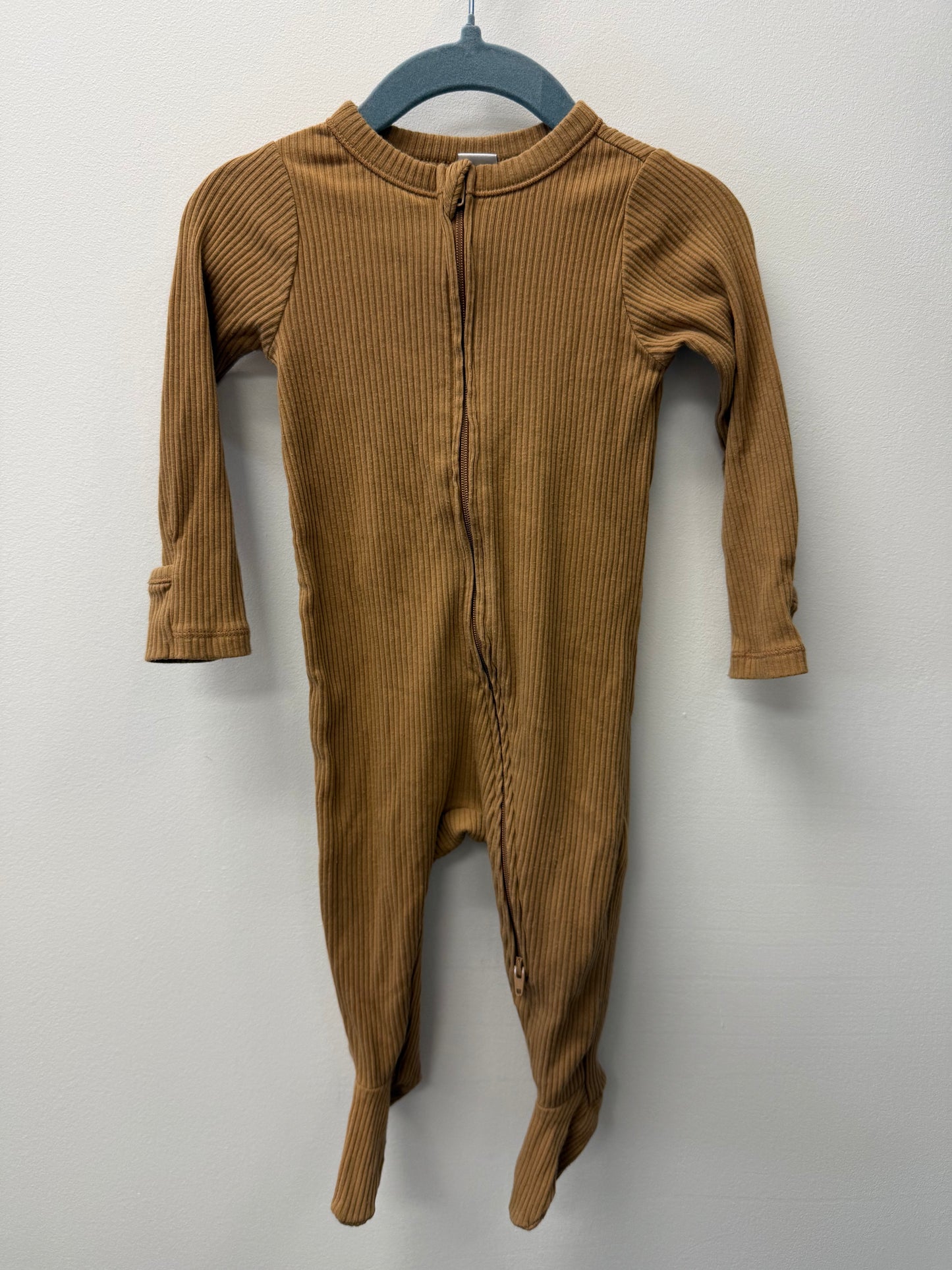 OLD NAVY BROWN RIBBED SLEEPER SIZE 6-9M