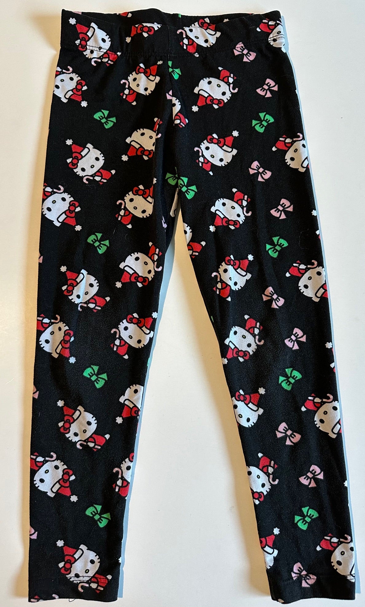 Play* Hello Kitty, Christmas Bows Leggings - Size XS (4-5) – Linen for  Littles