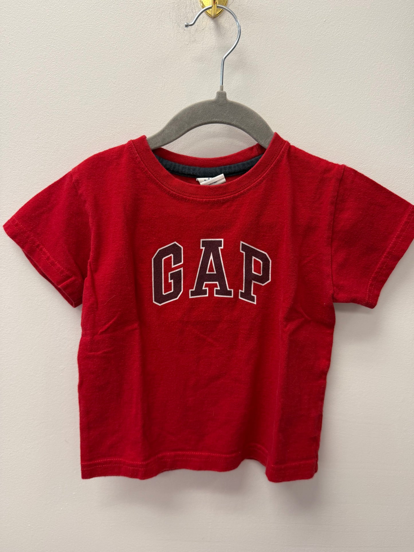 BABY GAP RED TEE SIZE 12-18M