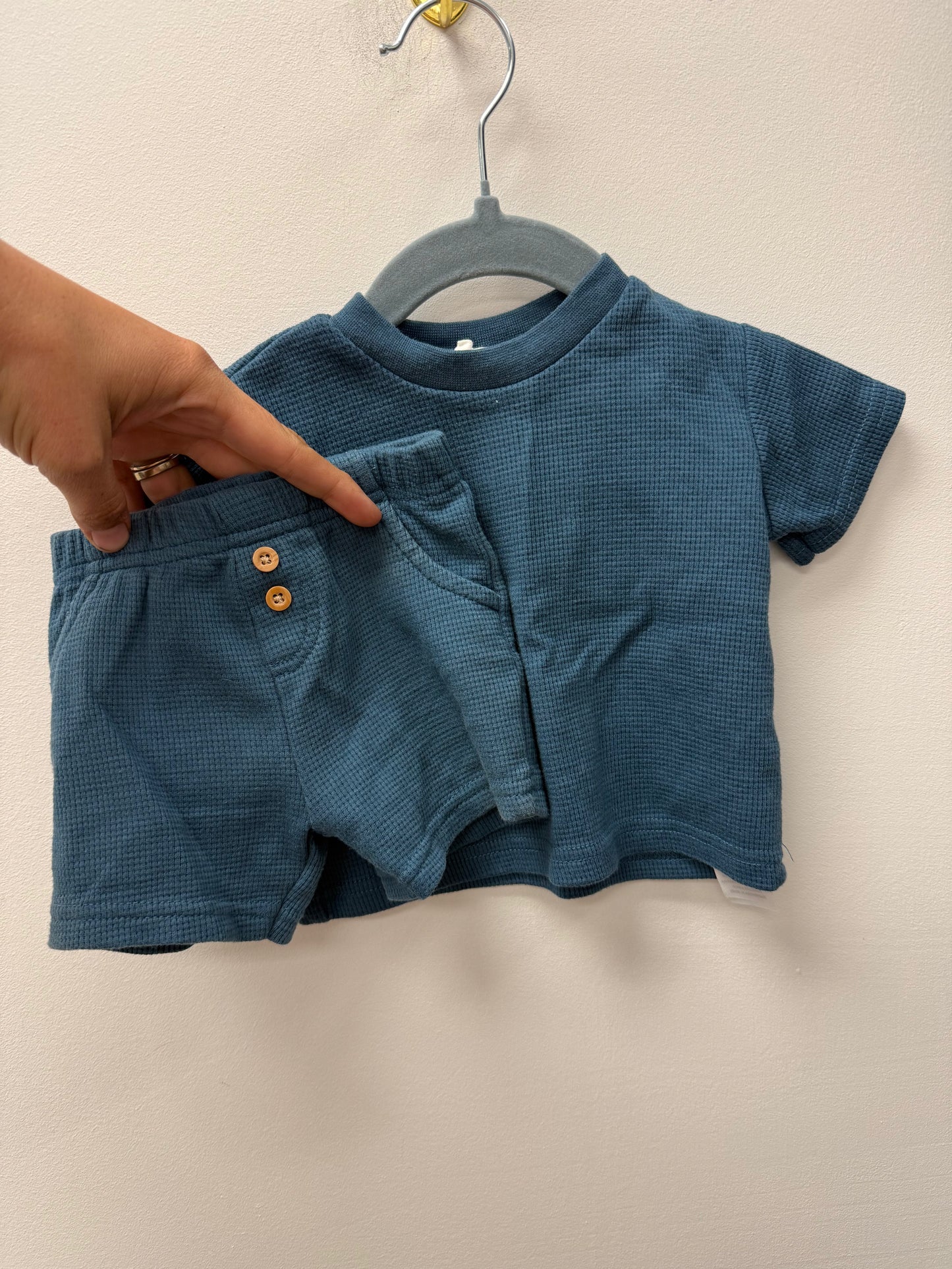 PETIT LEM SHORTS OUTFIT SIZE 3M