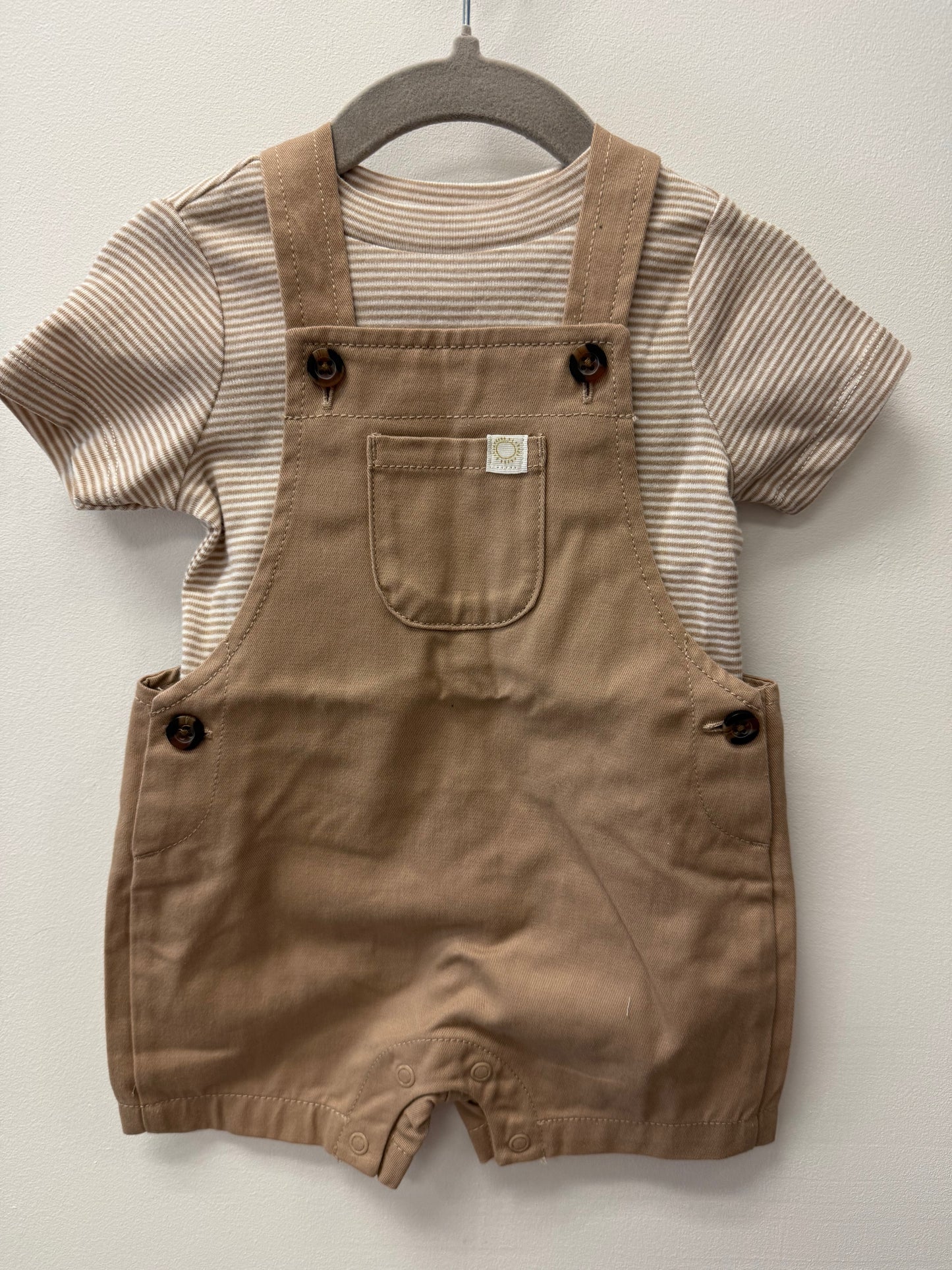 NWOT CARTERS SHIRT & SHORTALL SET SIZE 3-6M