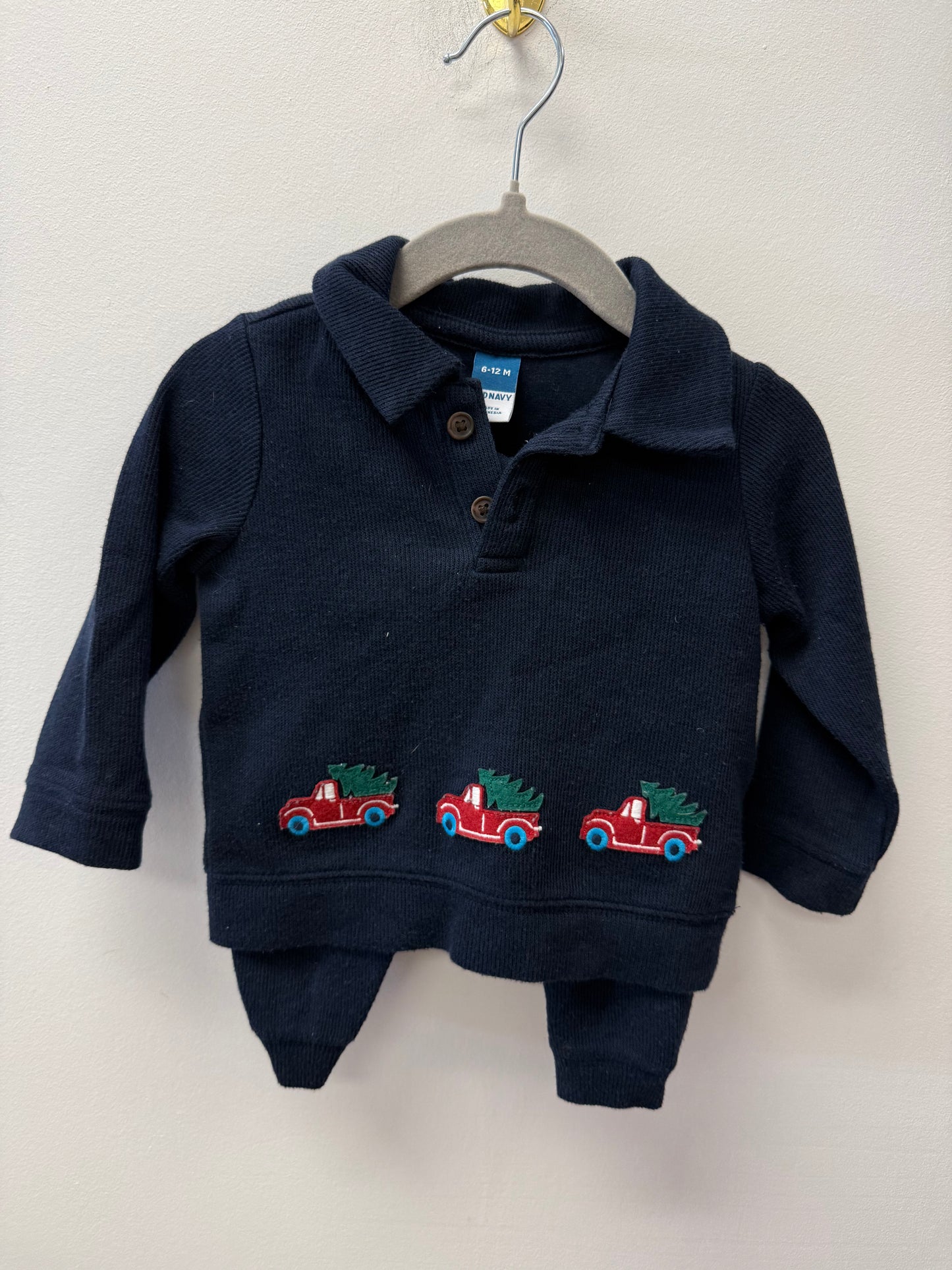 OLD NAVY CHRISTMAS TREE TRUCK OUTFIT SIZE 6-12M