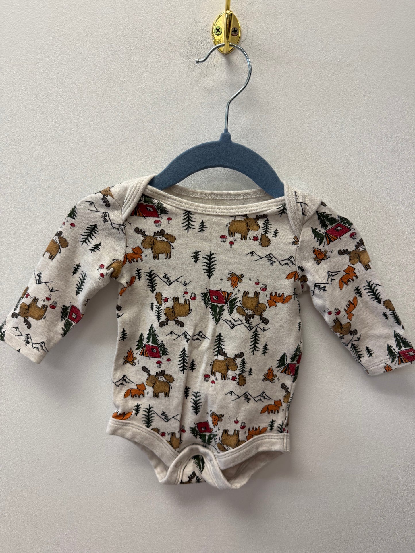 CANADIANA MOOSE ONESIE SIZE NEWBORN