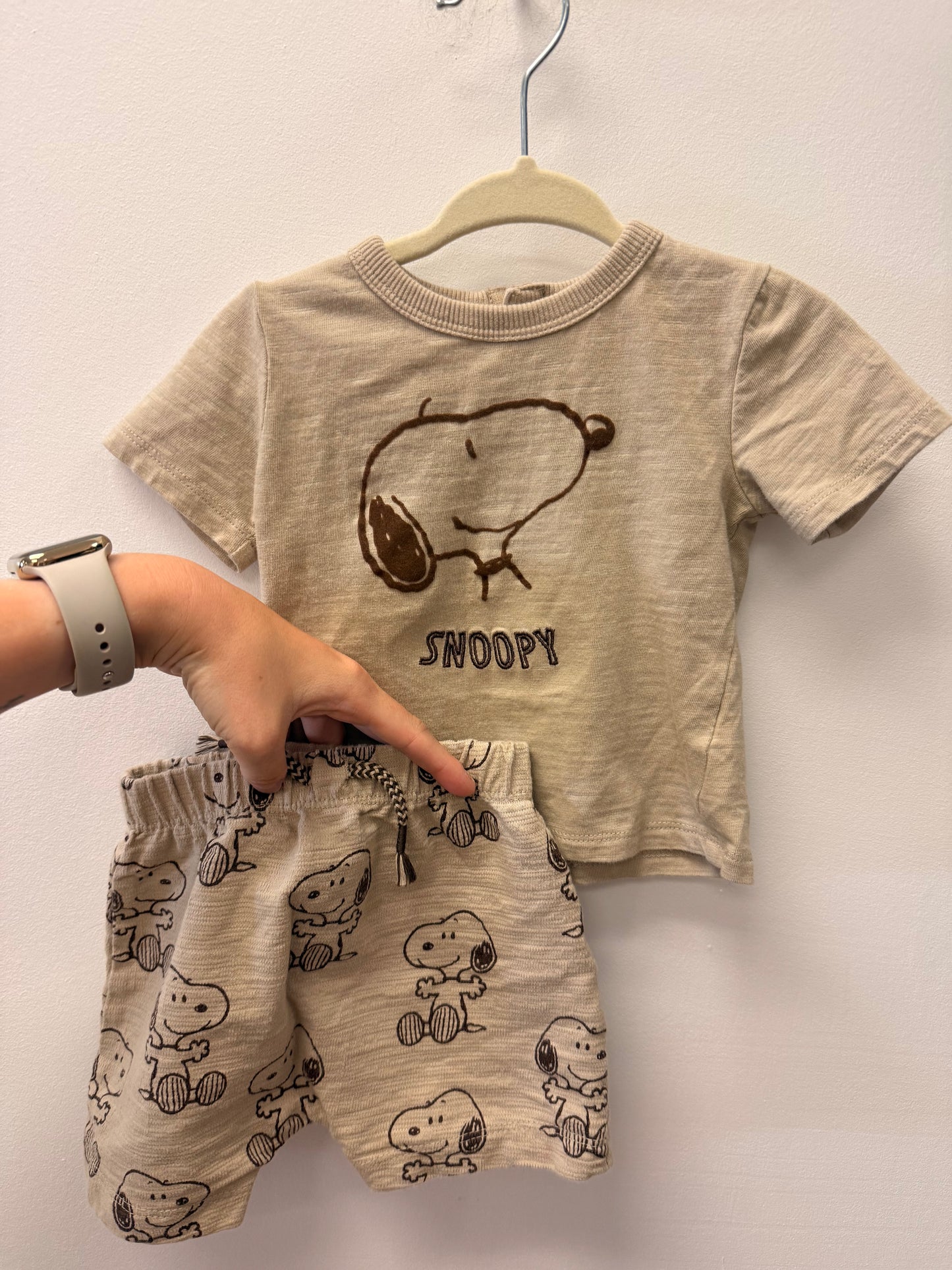 SNOOPY SHORTS OUTFIT SIZE 3-6M
