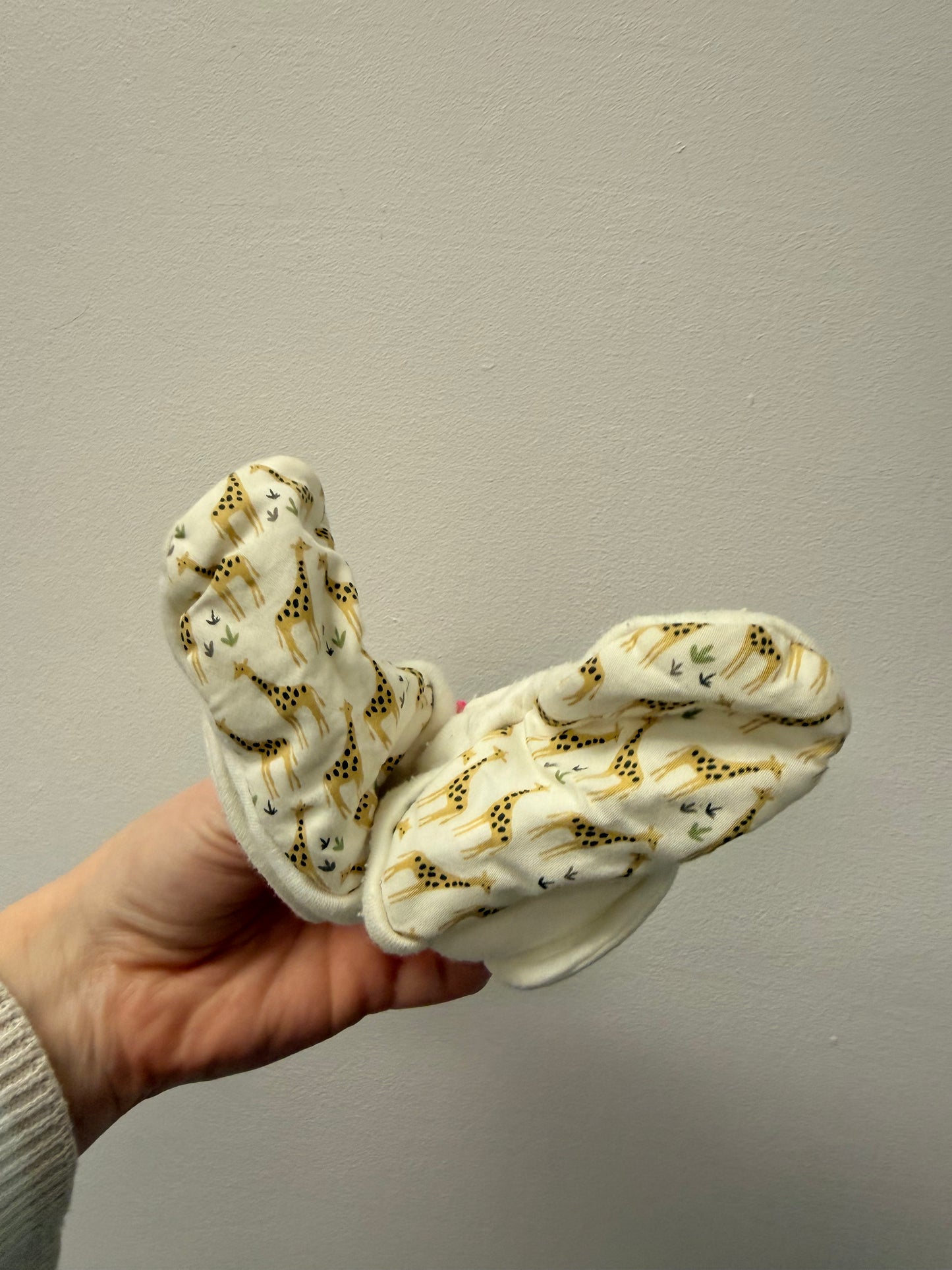 NEWBORN BOOTIES (GIRAFE BOTTOMS)