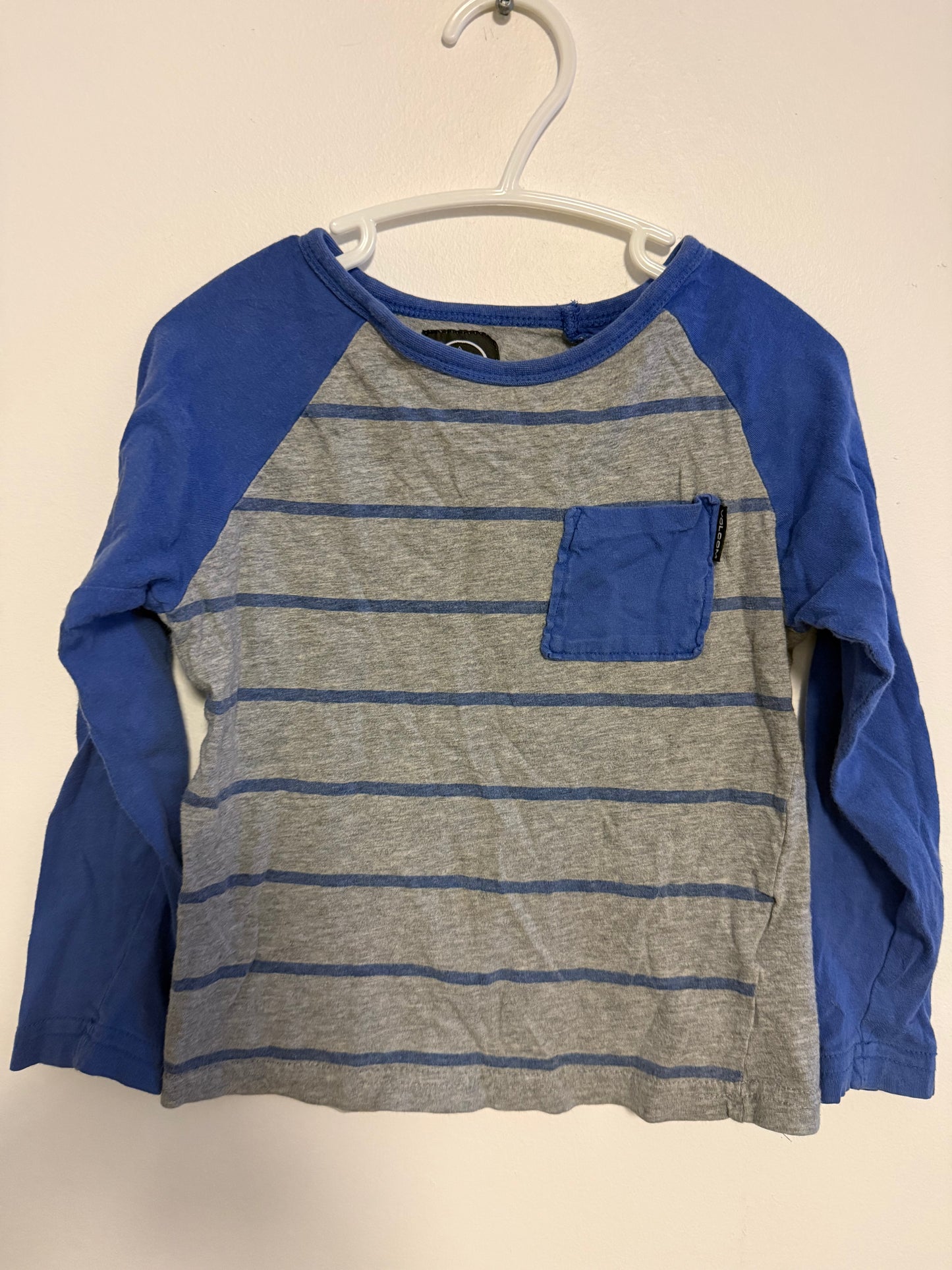 VOLCOM LONG SLEEVE SIZE 4T