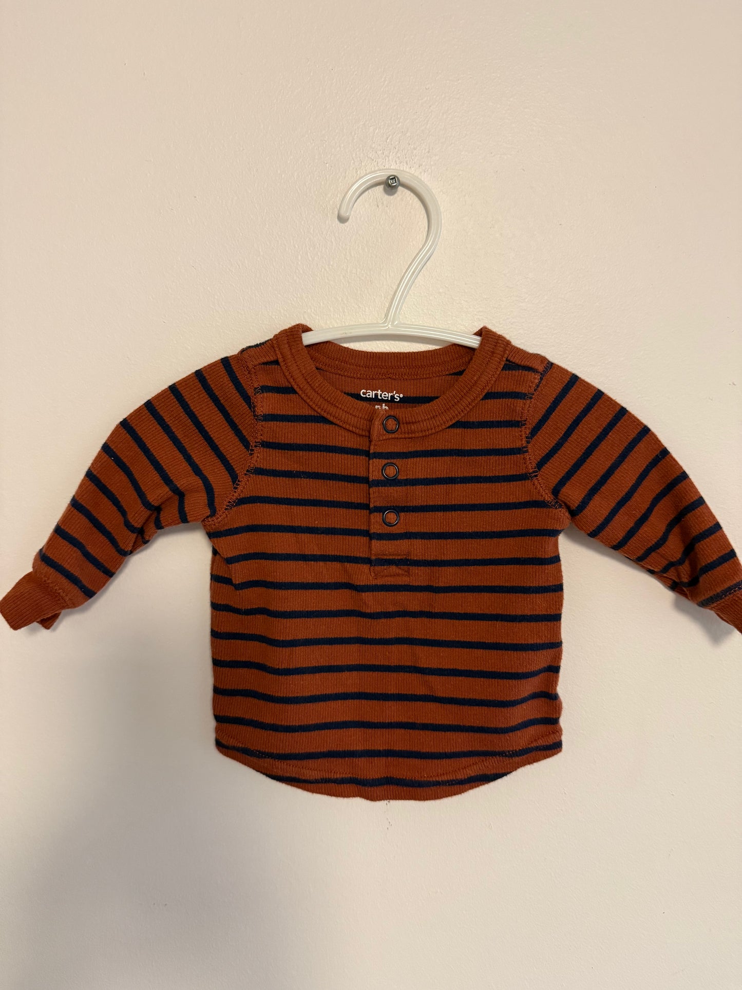 CARTERS STRIPPED LONG SLEEVE SIZE NEWBORN
