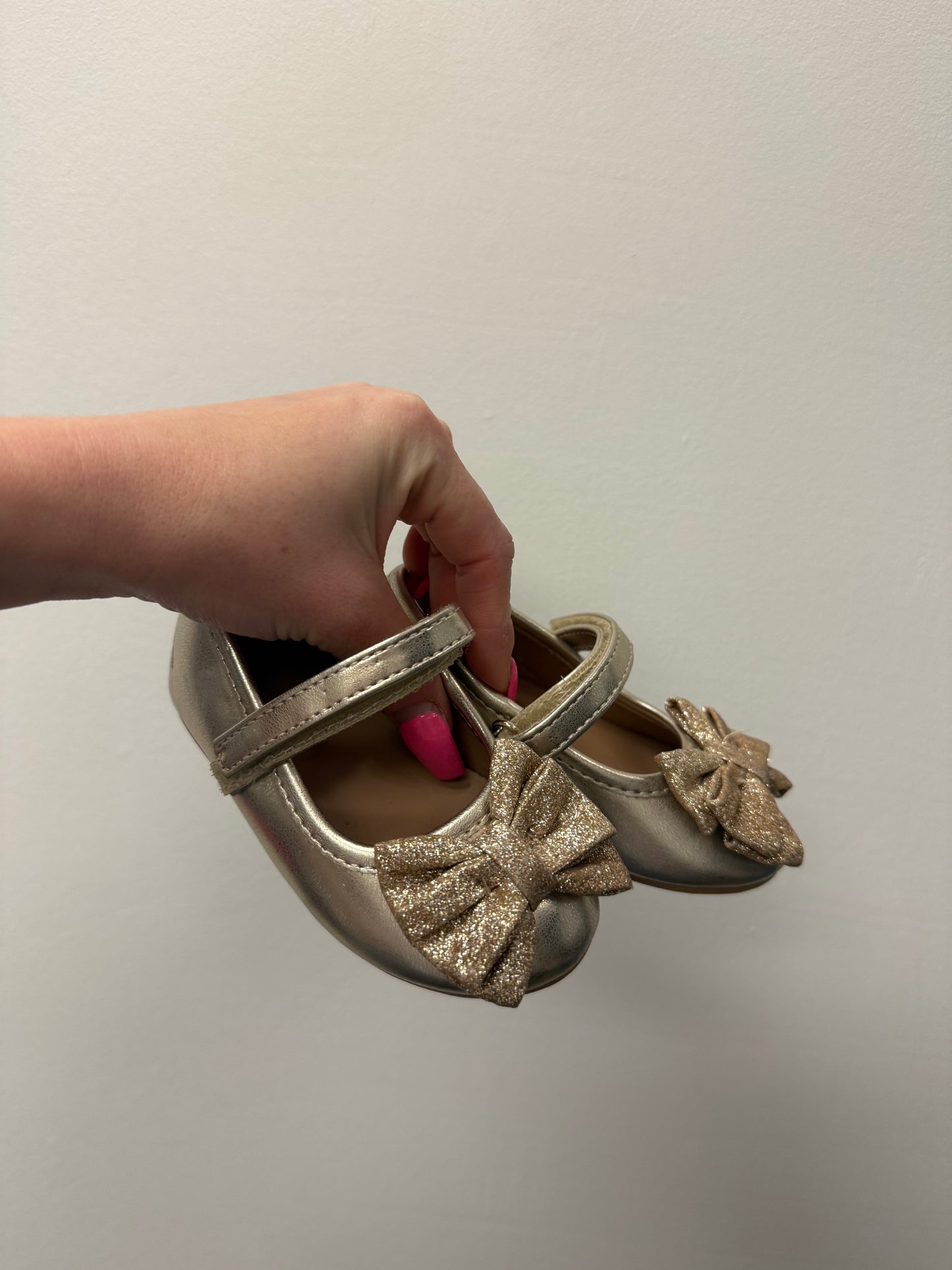 SUGAR GOLD SHOES SIZE 5