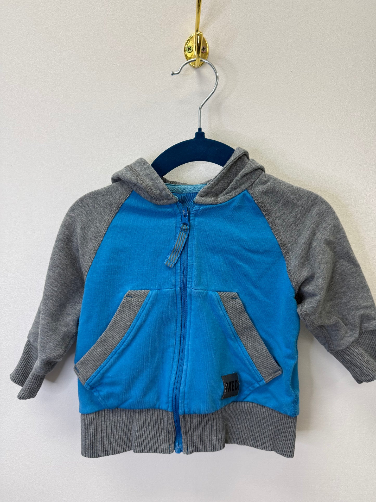 MEC SWEATER SIZE 6M