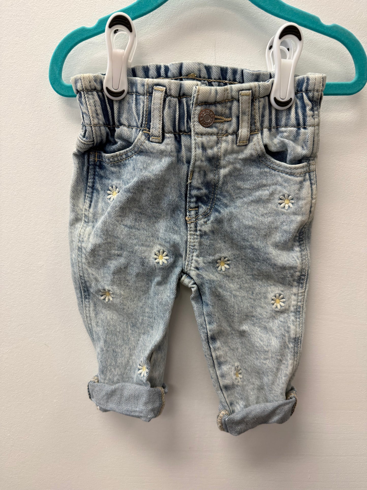 BABY GAP DAISY JEANS SIZE 6-12M