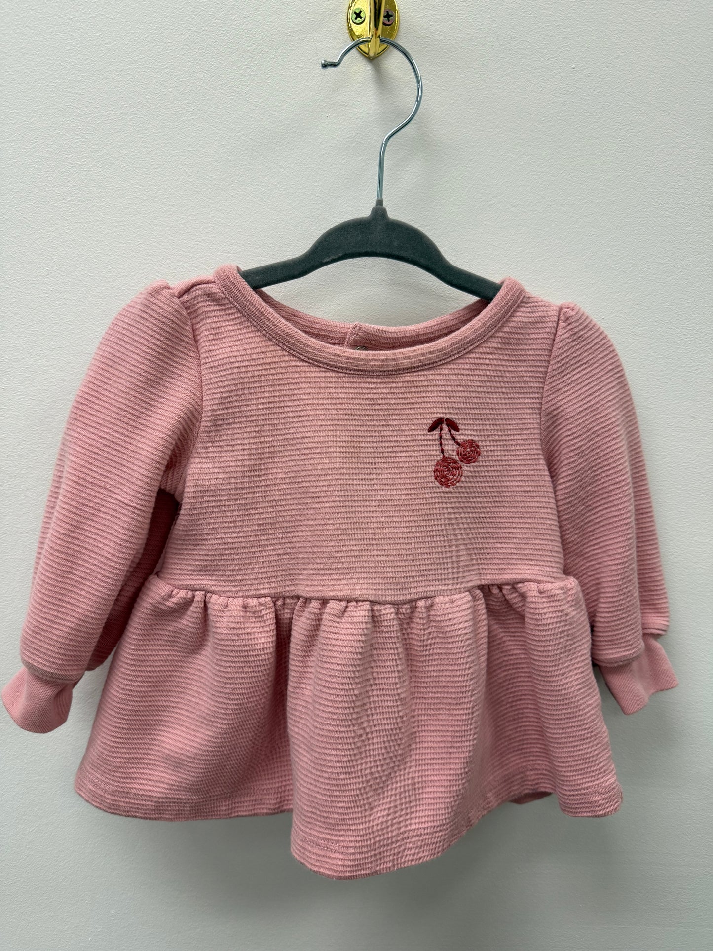 CARTERS 2 PIECE OUTFIT SIZE 6-9M