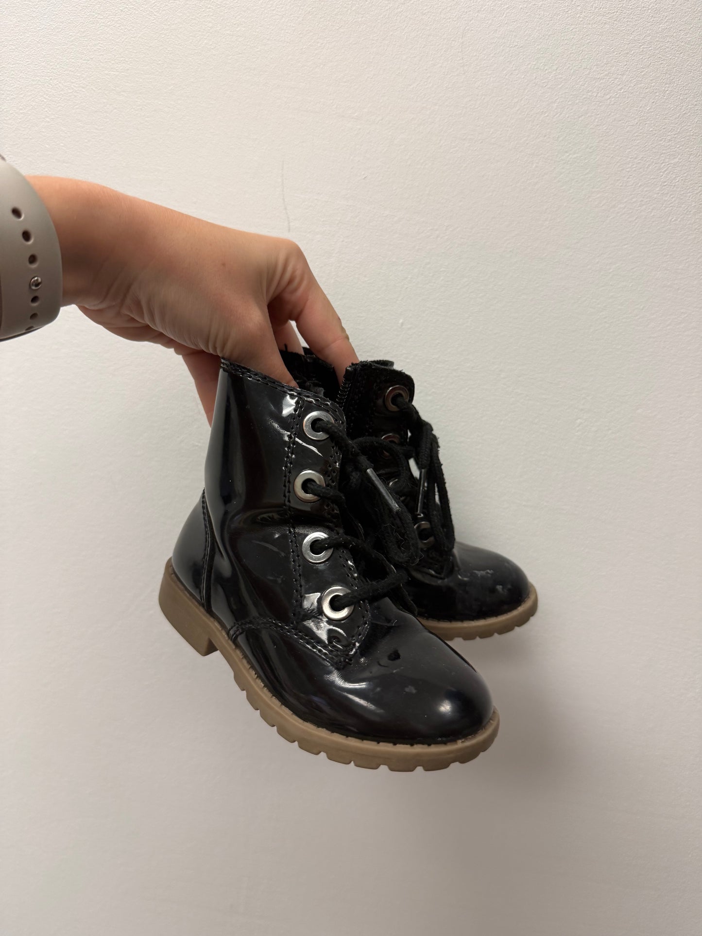 OLD NAVY BLACK ZIP UP BOOTS SIZE 6