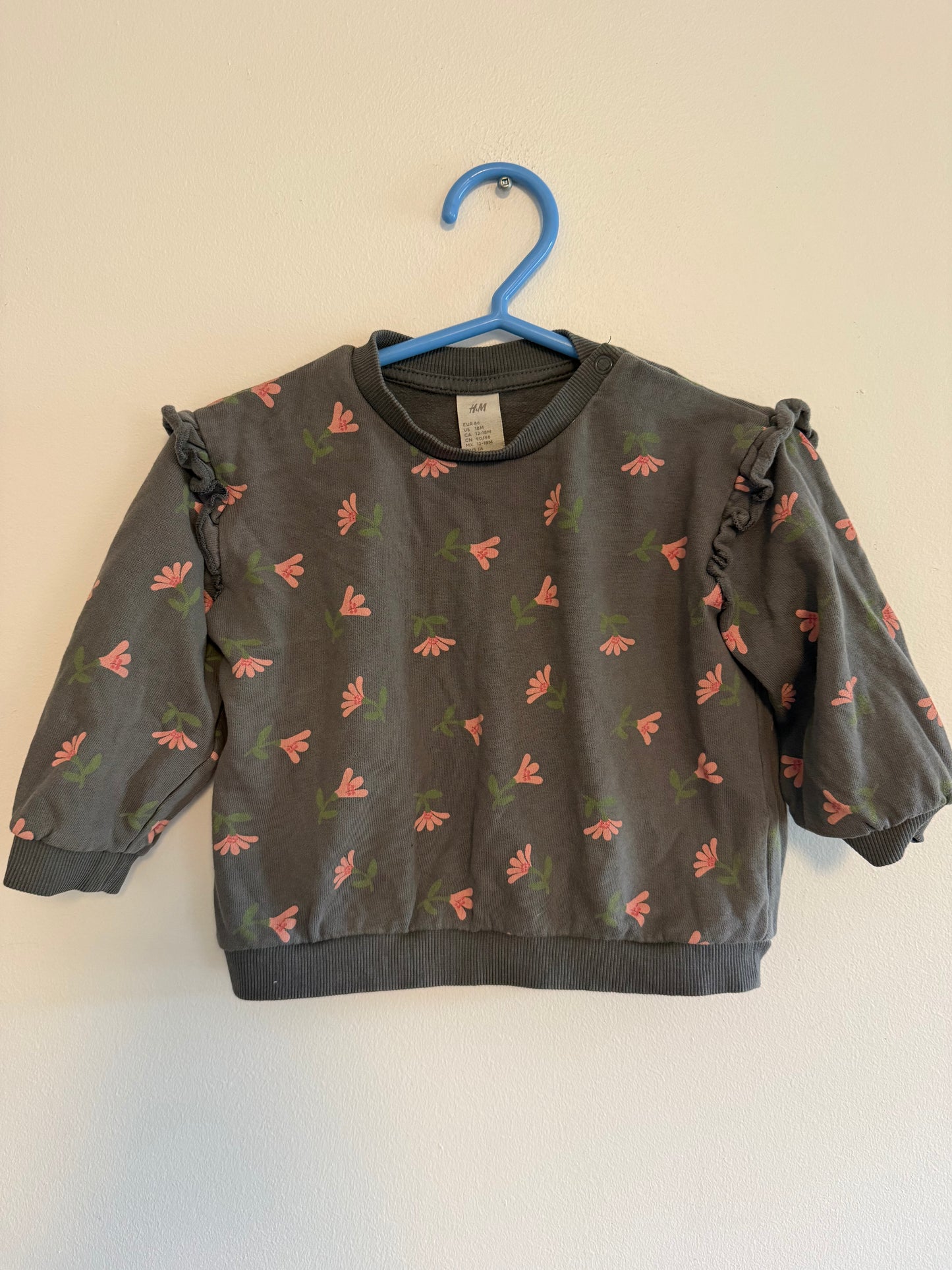 H&M OVERSIZED FLORAL CREW SIZE 18M