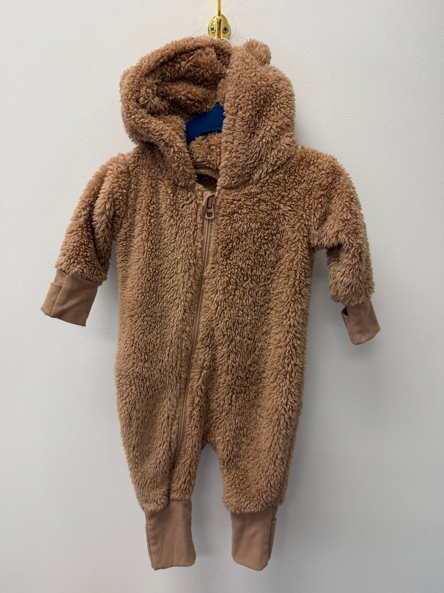 TINY TOTS FUZZY SUIT SIZE 0-3M