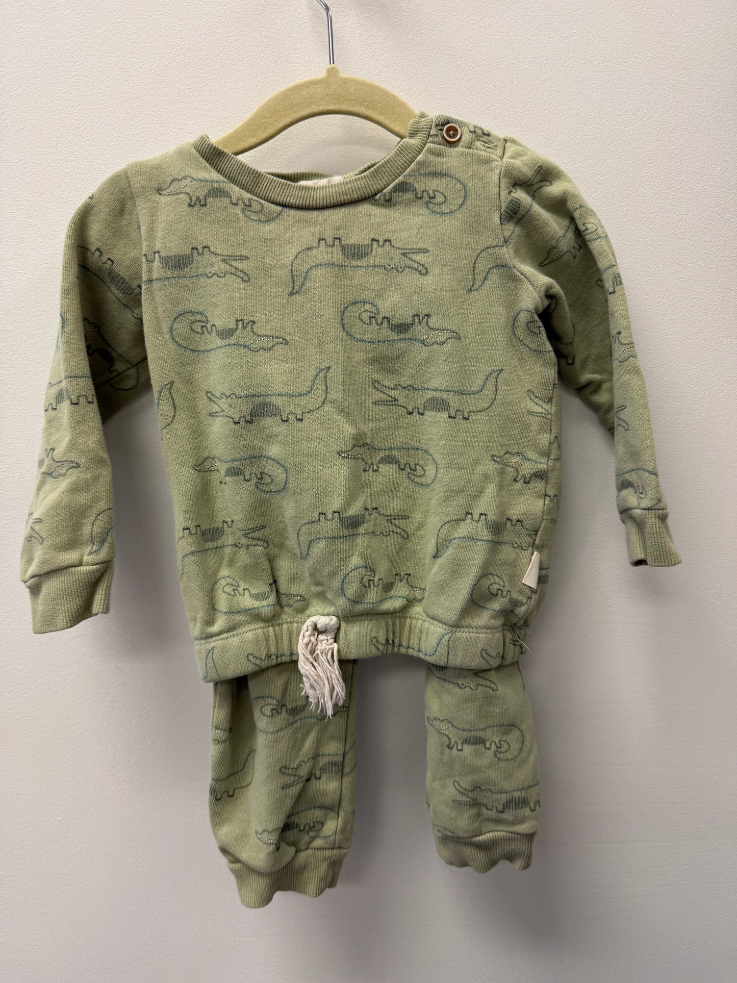RABBIT + BEAR ALLIGATOR OUTFIT SIZE 24M