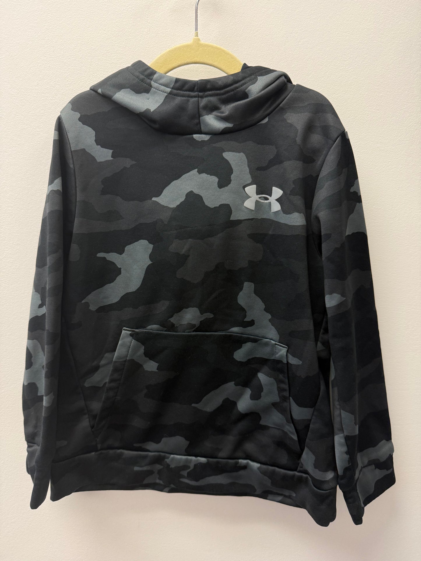 UNDER ARMOUR CAMO HOODIE SIZE 5-6