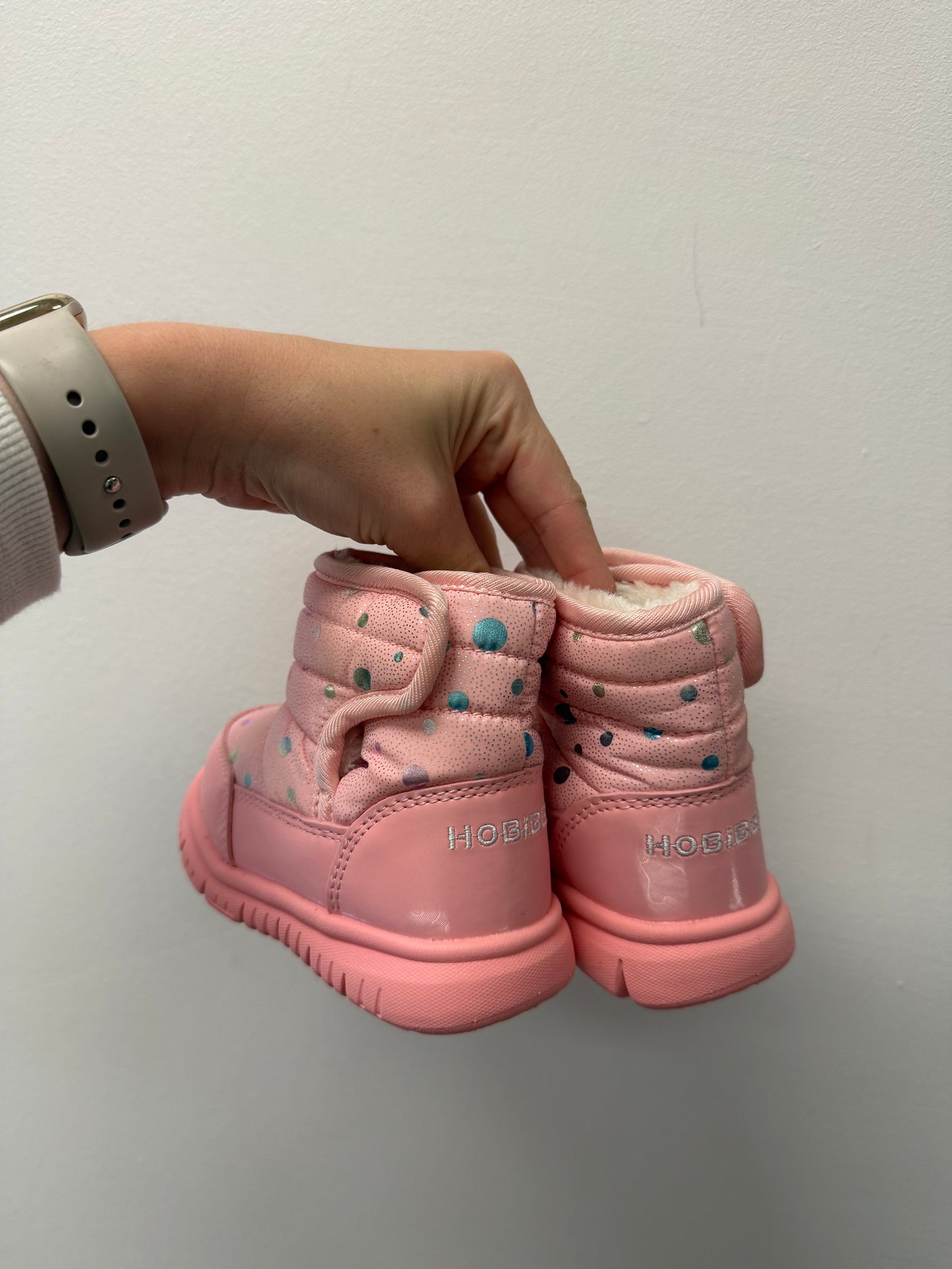 NEW HOBIBEAR WINTER BOOTS SIZE 5