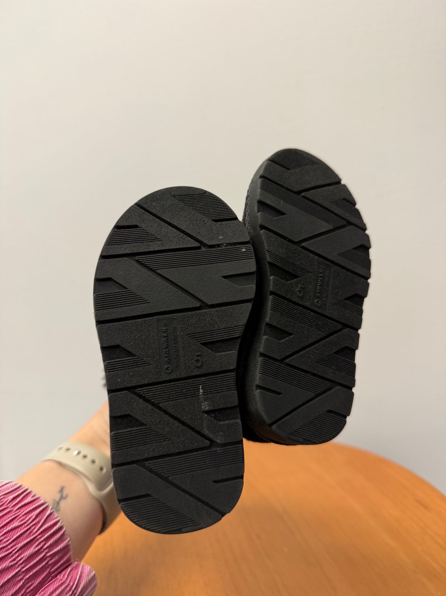 NWOT AIRWALK BOOTS SIZE 5