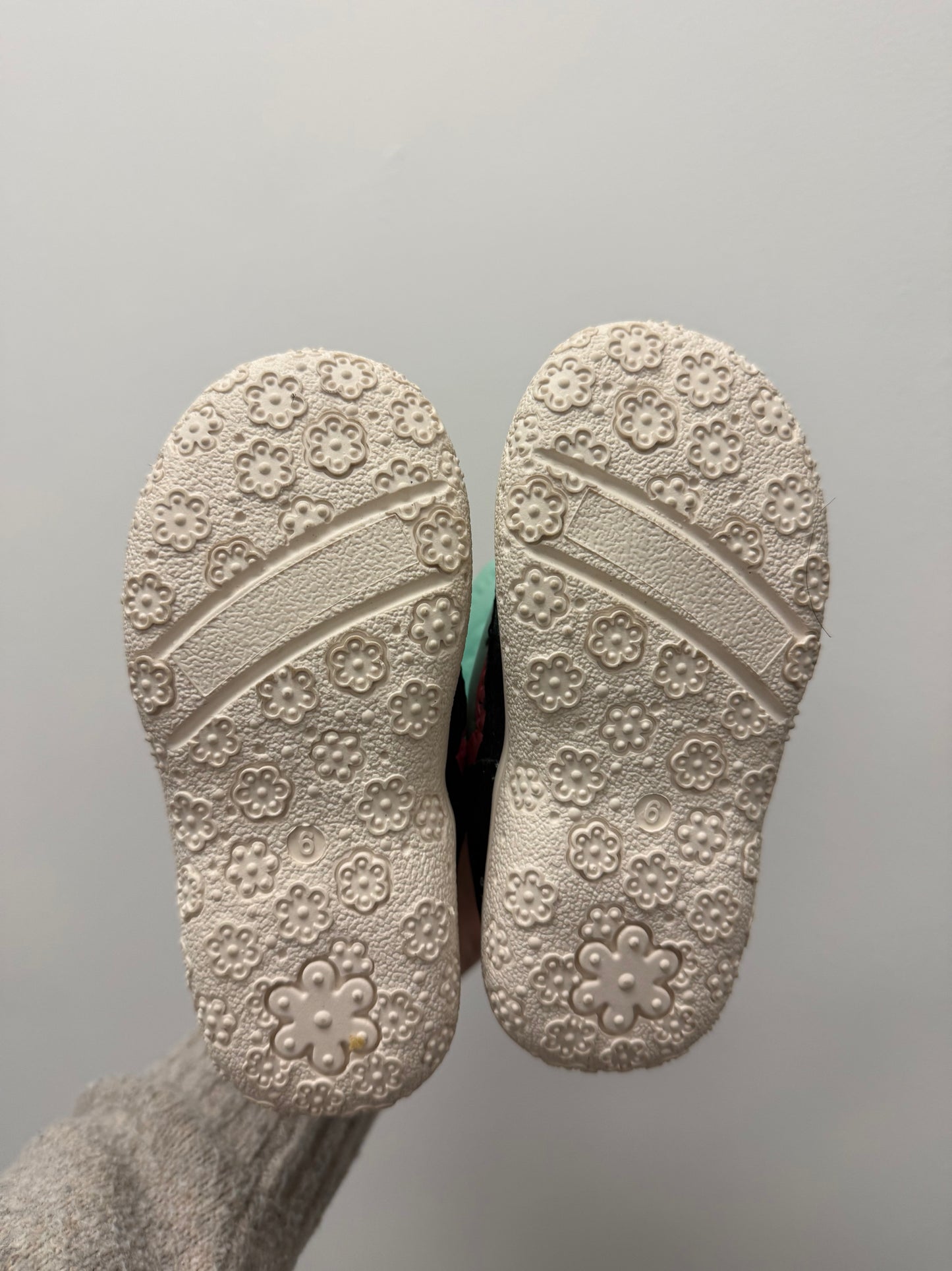 RIPZONE WINTER BOOTS SIZE 6