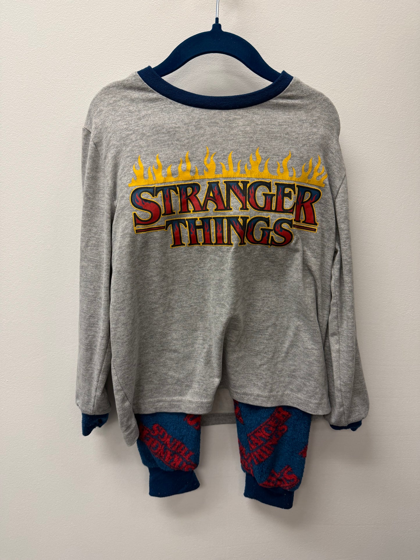 STRANGER THINGS 2 PIECE JAMMIES SIZE 6