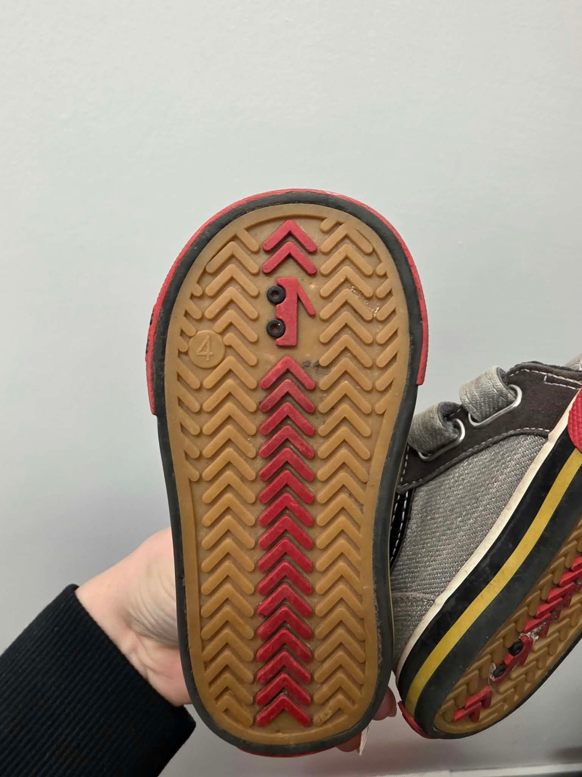 SEE KAI RUN RUNNERS SIZE 4