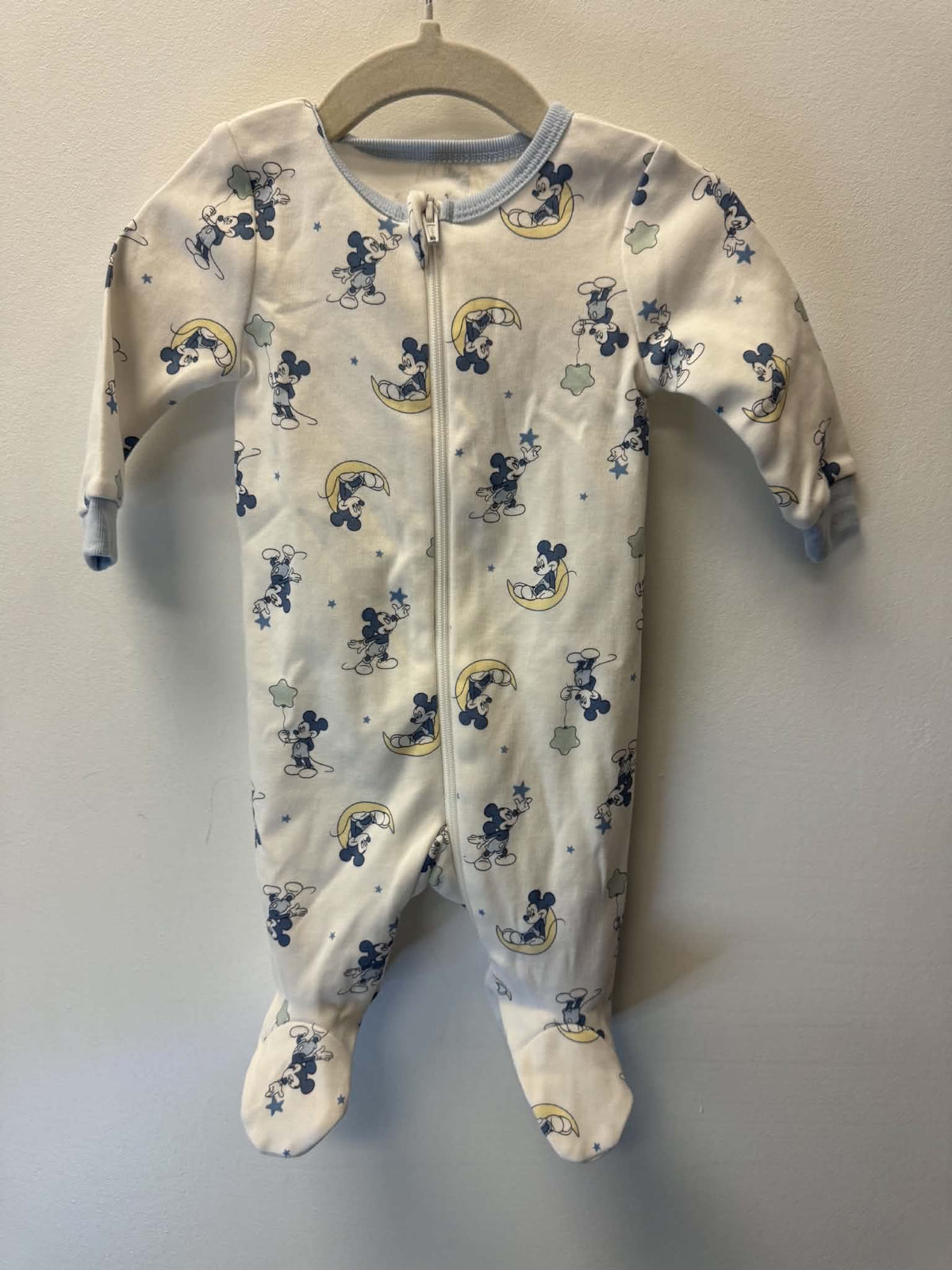 DISNEY MICKEY MOUSE SLEEPER SIZE NEWBORN