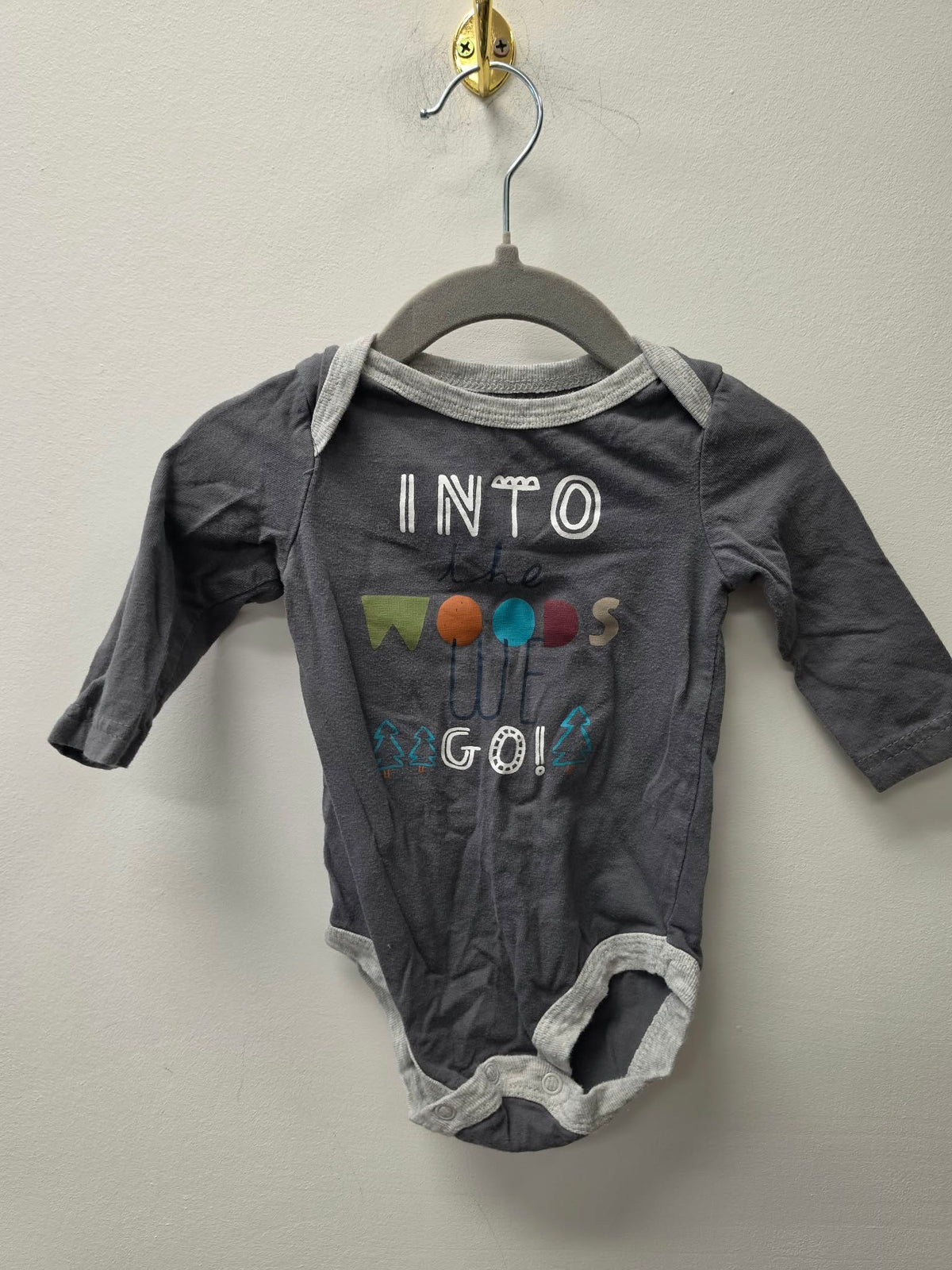 GEORGE WOODS ONESIE SIZE 3-6M