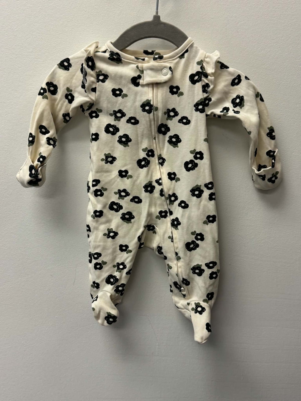 CARTERS BLACK DAISY NEWBORN SLEEPER